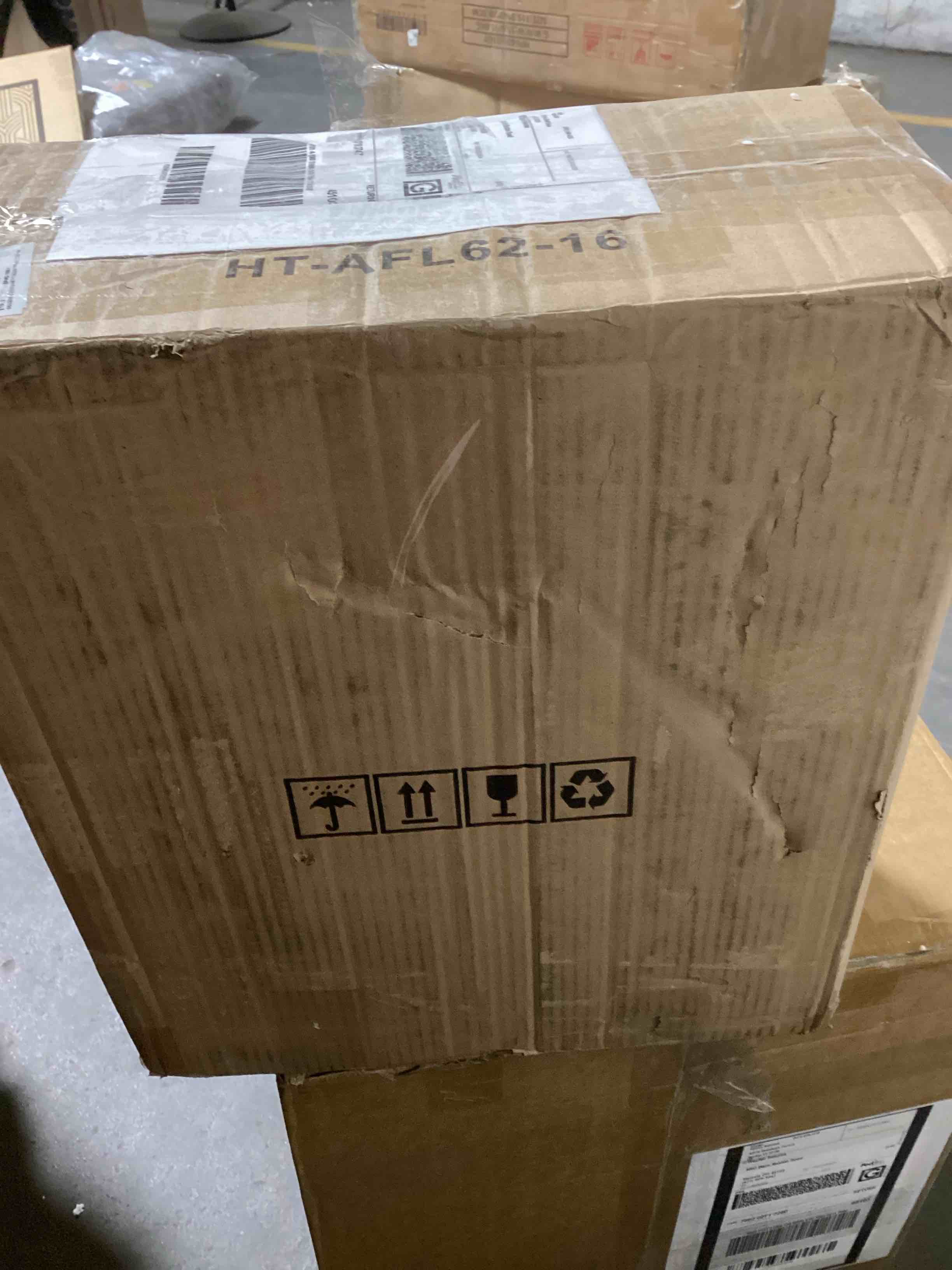 https://s3.amazonaws.com/lotting-images-prod/bidfta/BLU5110264_1707331376794.jpeg