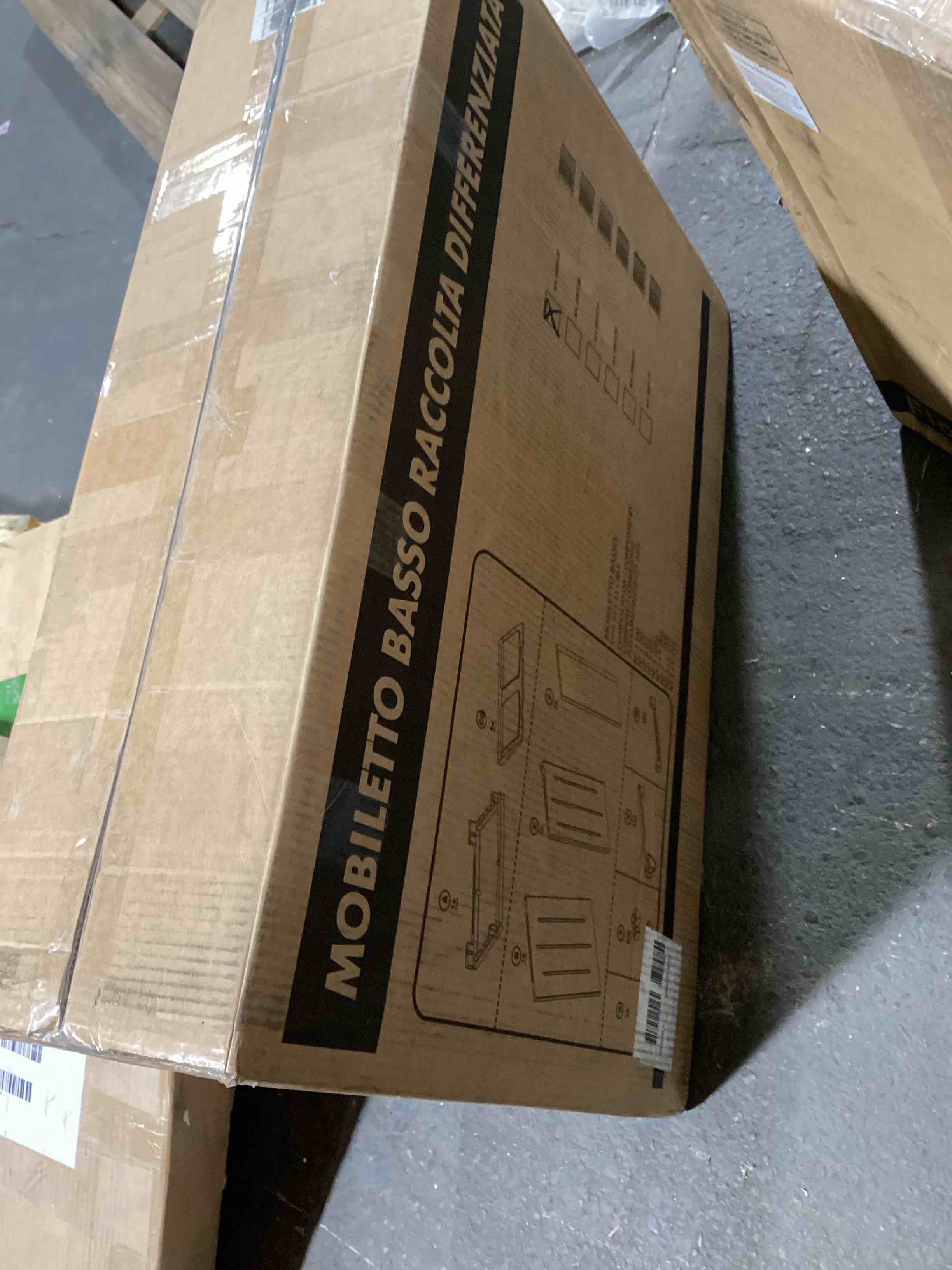 https://s3.amazonaws.com/lotting-images-prod/bidfta/BLU5110371_1707414241751.jpeg