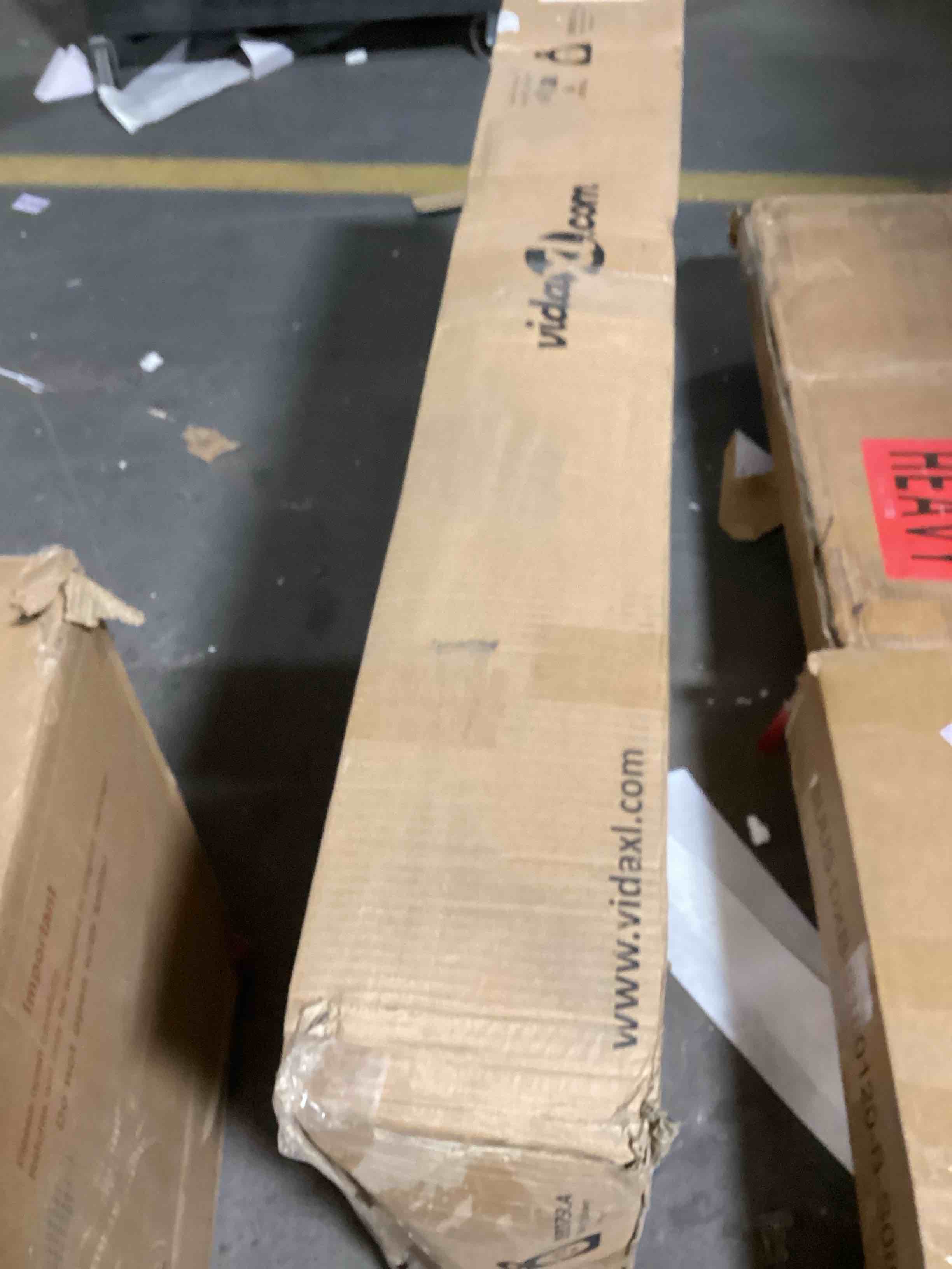 https://s3.amazonaws.com/lotting-images-prod/bidfta/BLU5110399_1707420404148.jpeg