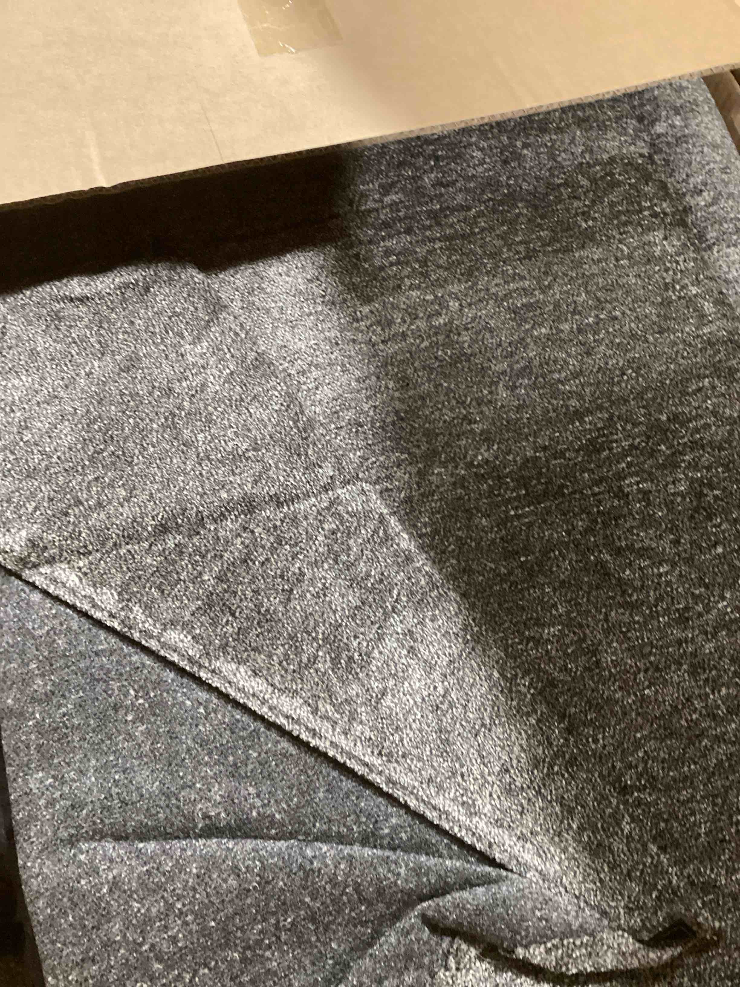 https://s3.amazonaws.com/lotting-images-prod/bidfta/BLU5110600_1707589576205.jpeg