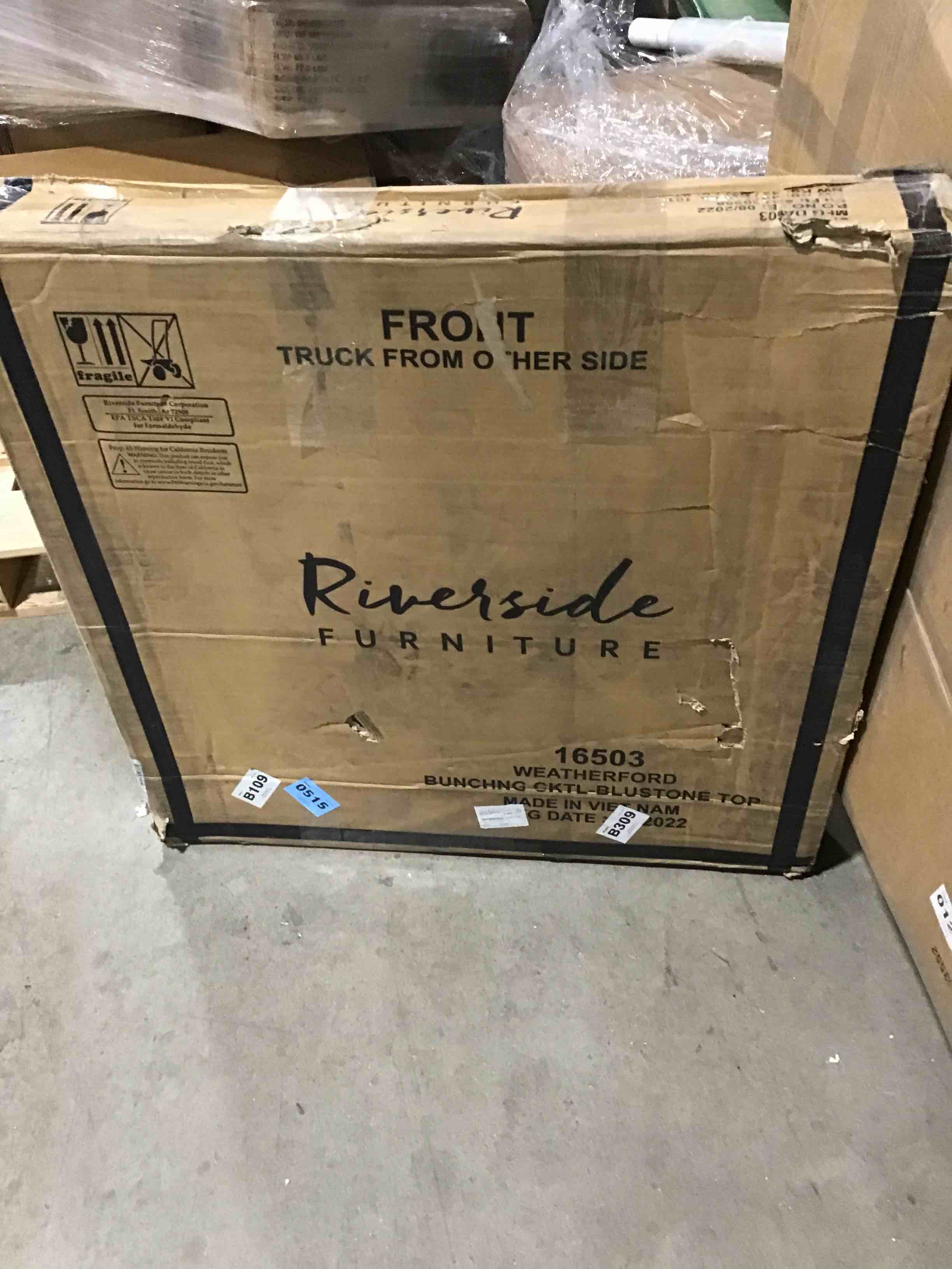 https://s3.amazonaws.com/lotting-images-prod/bidfta/BLU5111374_1707745259025.jpeg