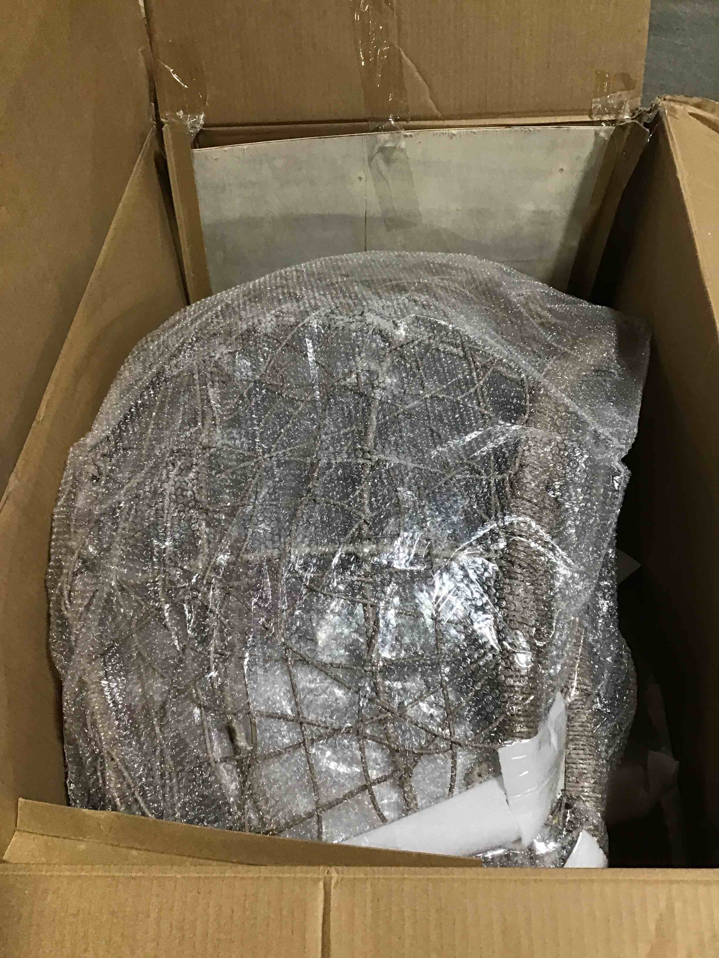 https://s3.amazonaws.com/lotting-images-prod/bidfta/BLU5111969_1708376540038.jpeg