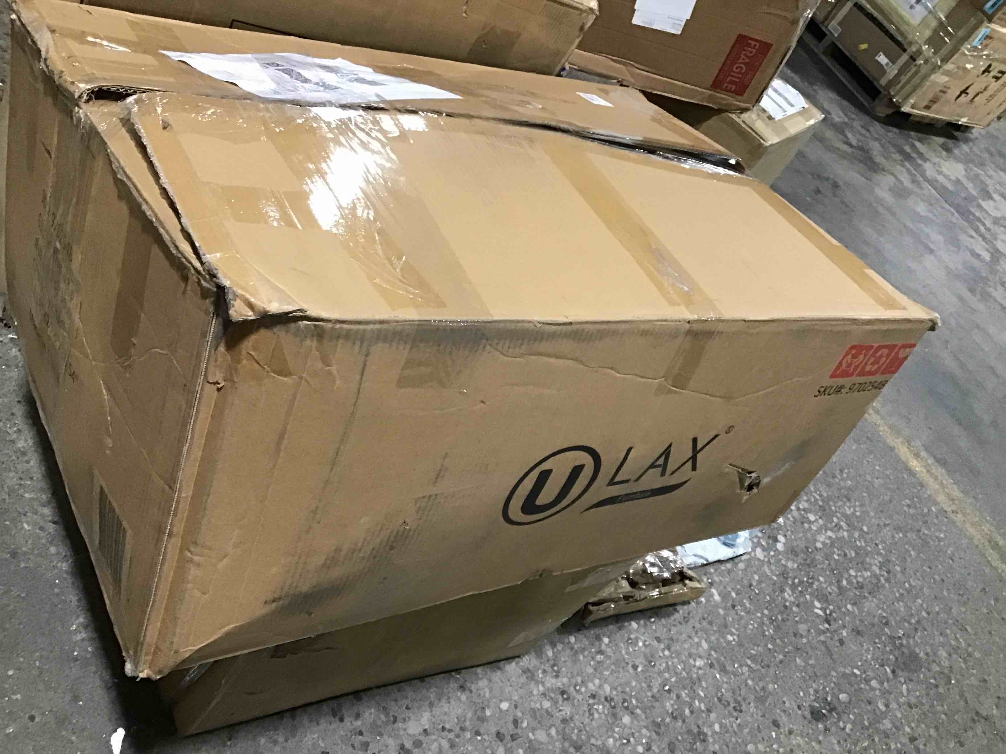 https://s3.amazonaws.com/lotting-images-prod/bidfta/BLU5111969_1708376591913.jpeg