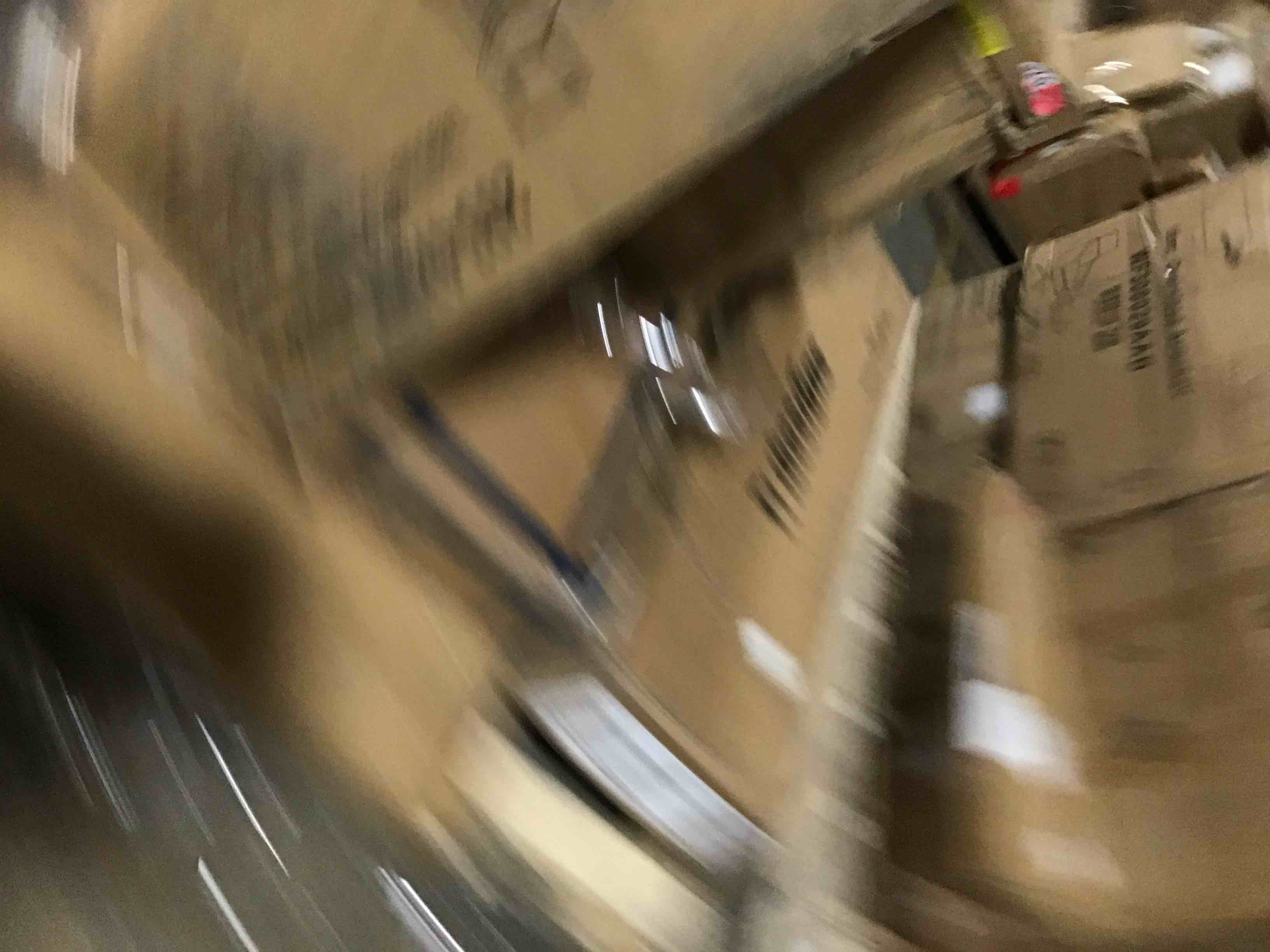https://s3.amazonaws.com/lotting-images-prod/bidfta/BLU5113147_1706898076198.jpeg