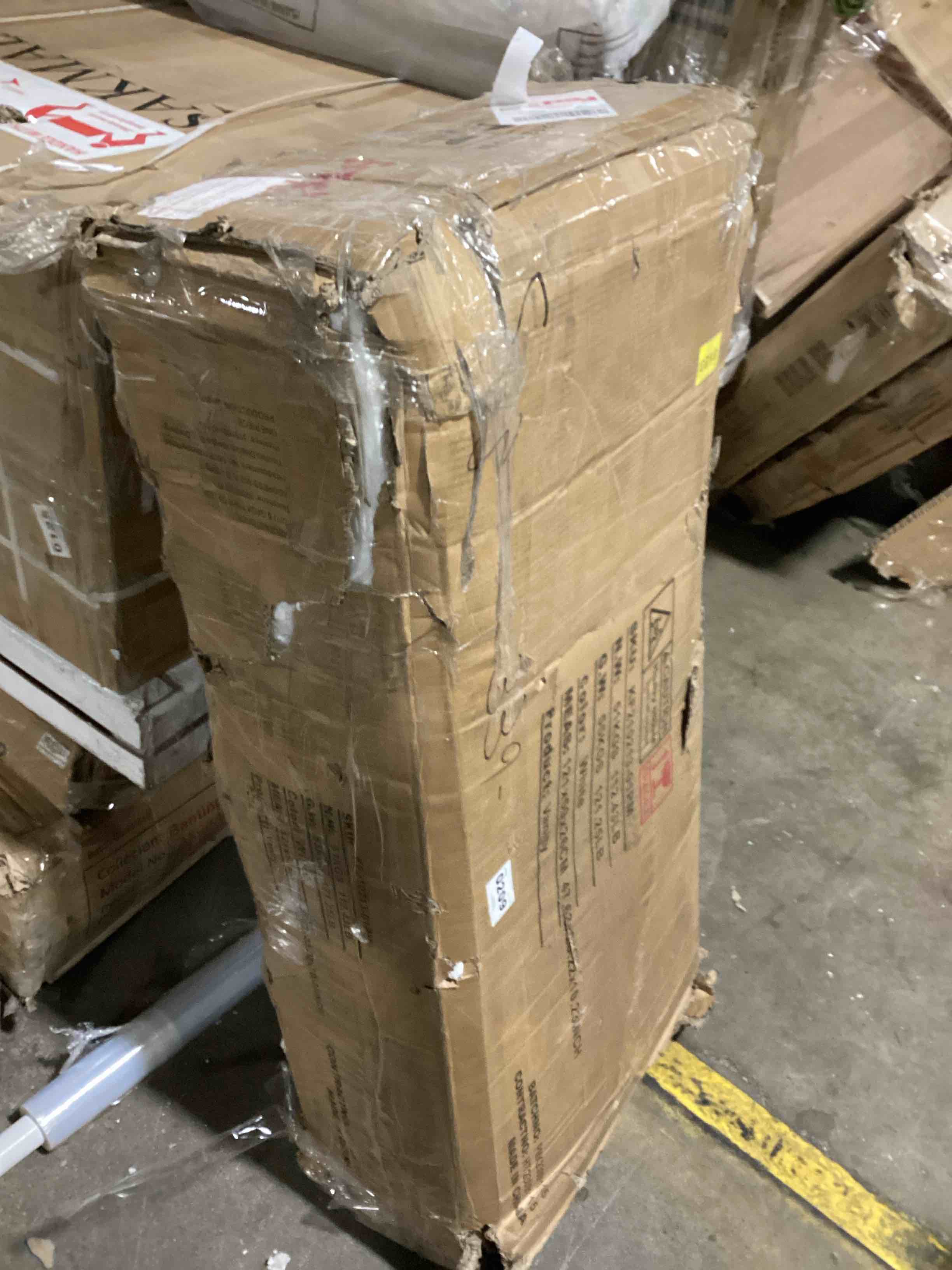 https://s3.amazonaws.com/lotting-images-prod/bidfta/BLU5113167_1706887859542.jpeg