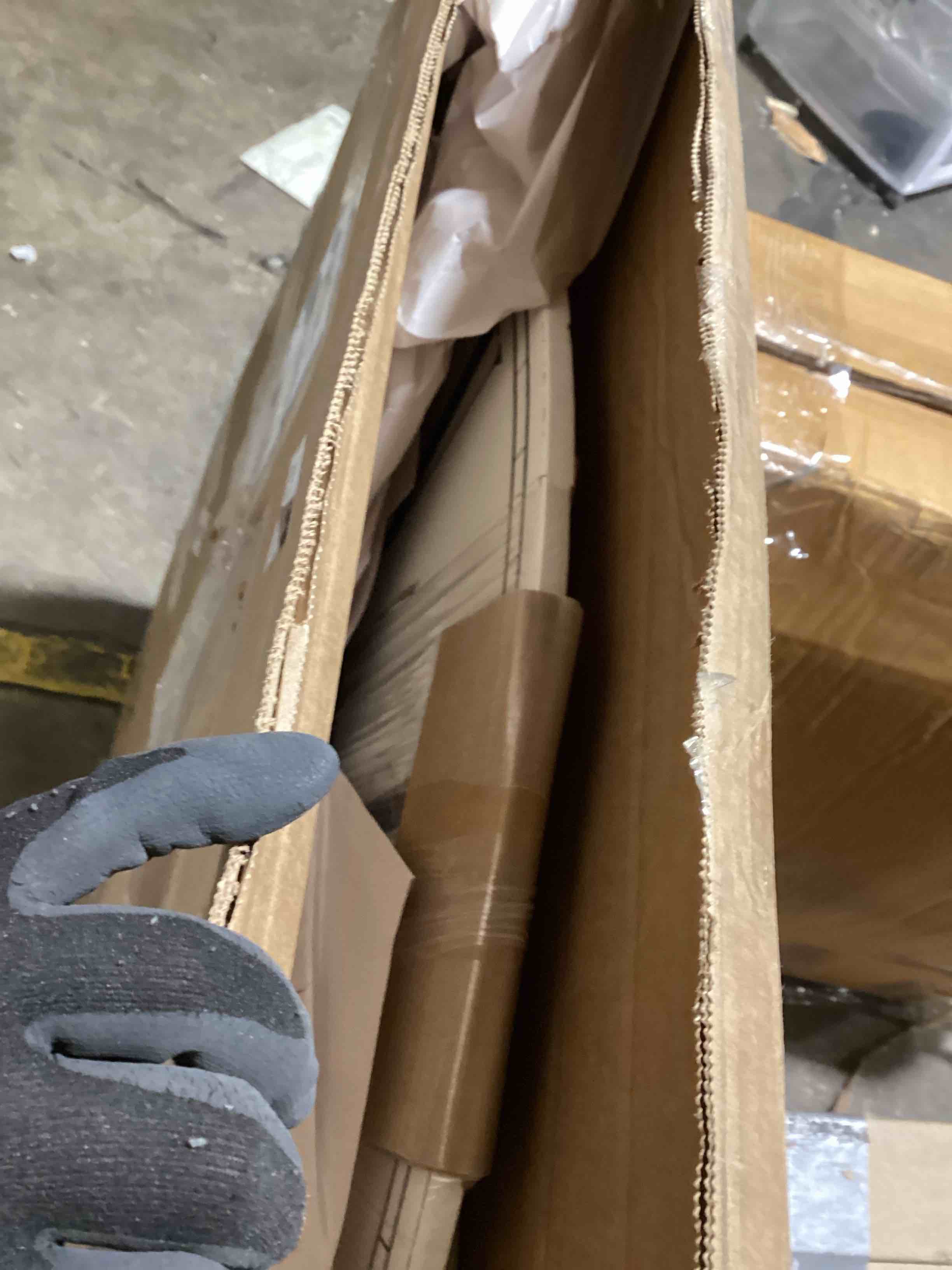 https://s3.amazonaws.com/lotting-images-prod/bidfta/BLU5113168_1706887461719.jpeg