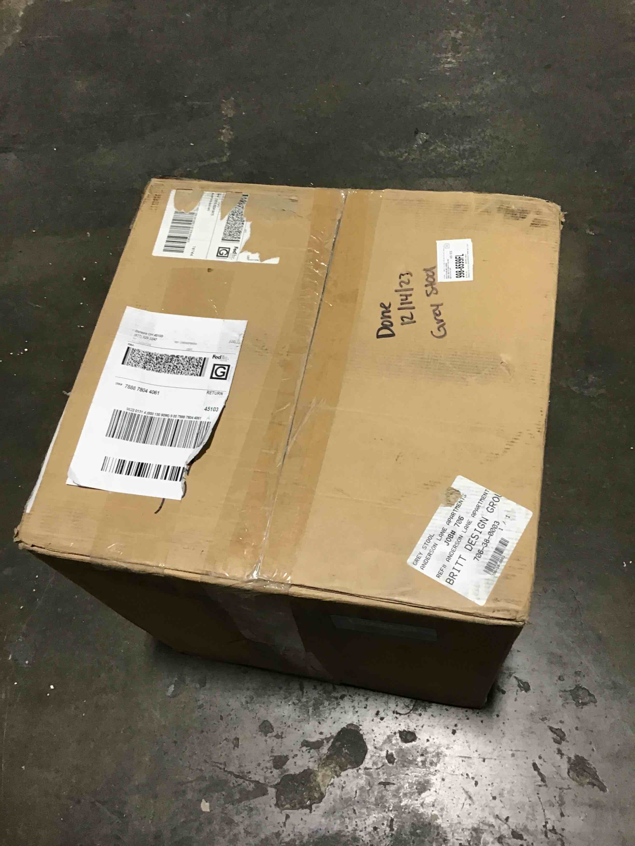 https://s3.amazonaws.com/lotting-images-prod/bidfta/BLU5113207_1706892848151.jpeg