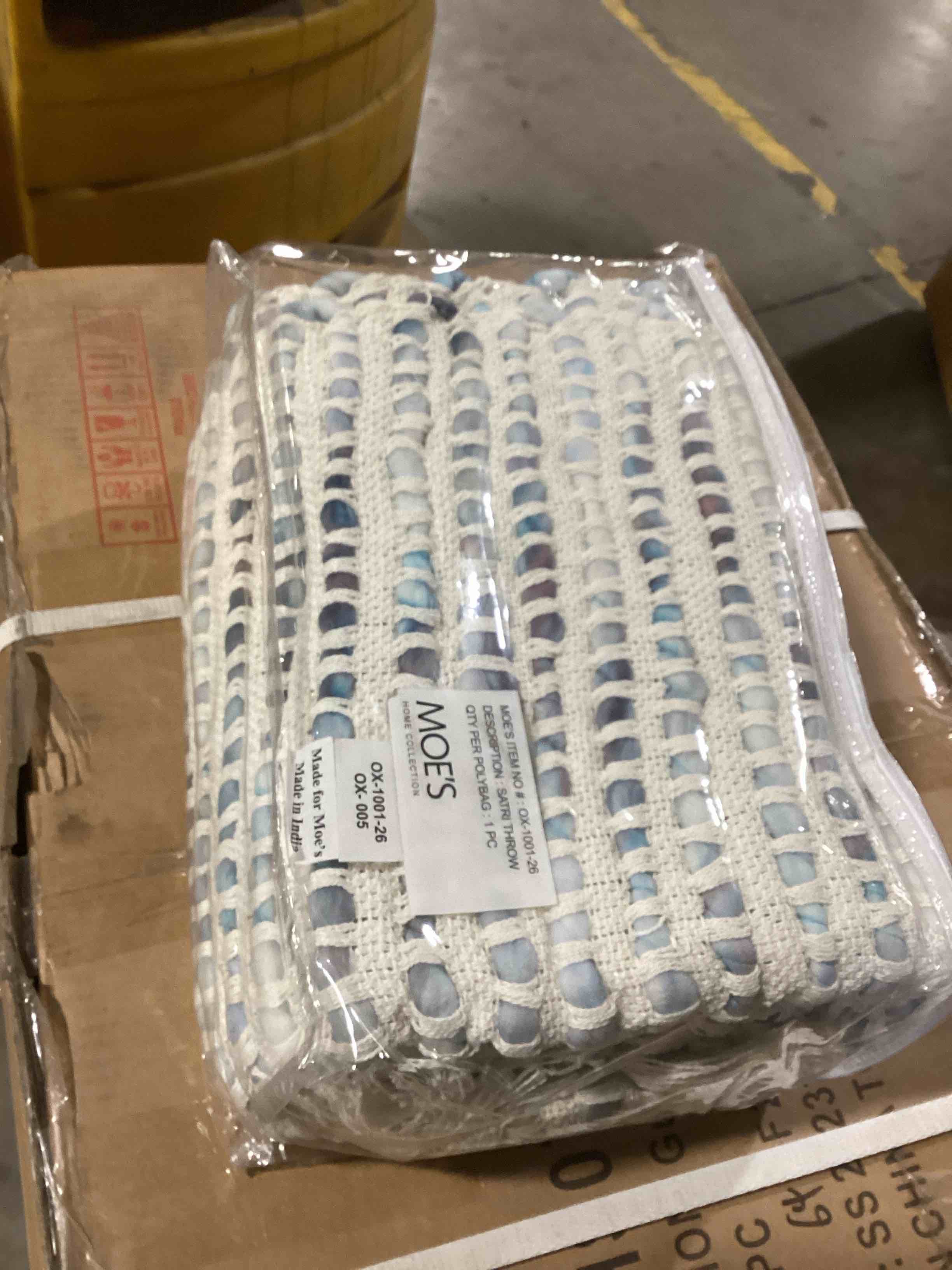https://s3.amazonaws.com/lotting-images-prod/bidfta/BLU5113437_1707230214498.jpeg
