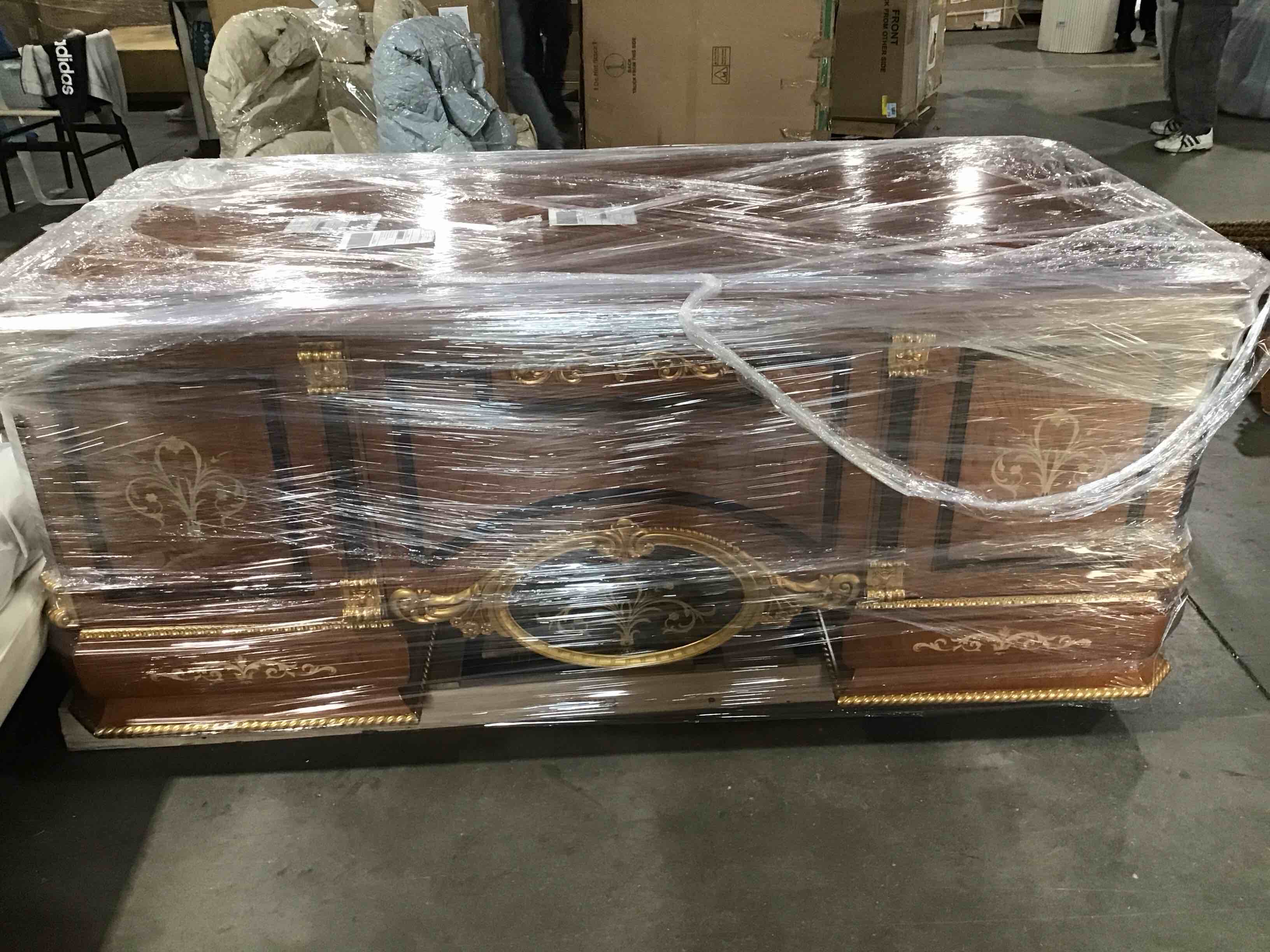 https://s3.amazonaws.com/lotting-images-prod/bidfta/BLU5113671_1707852975405.jpeg