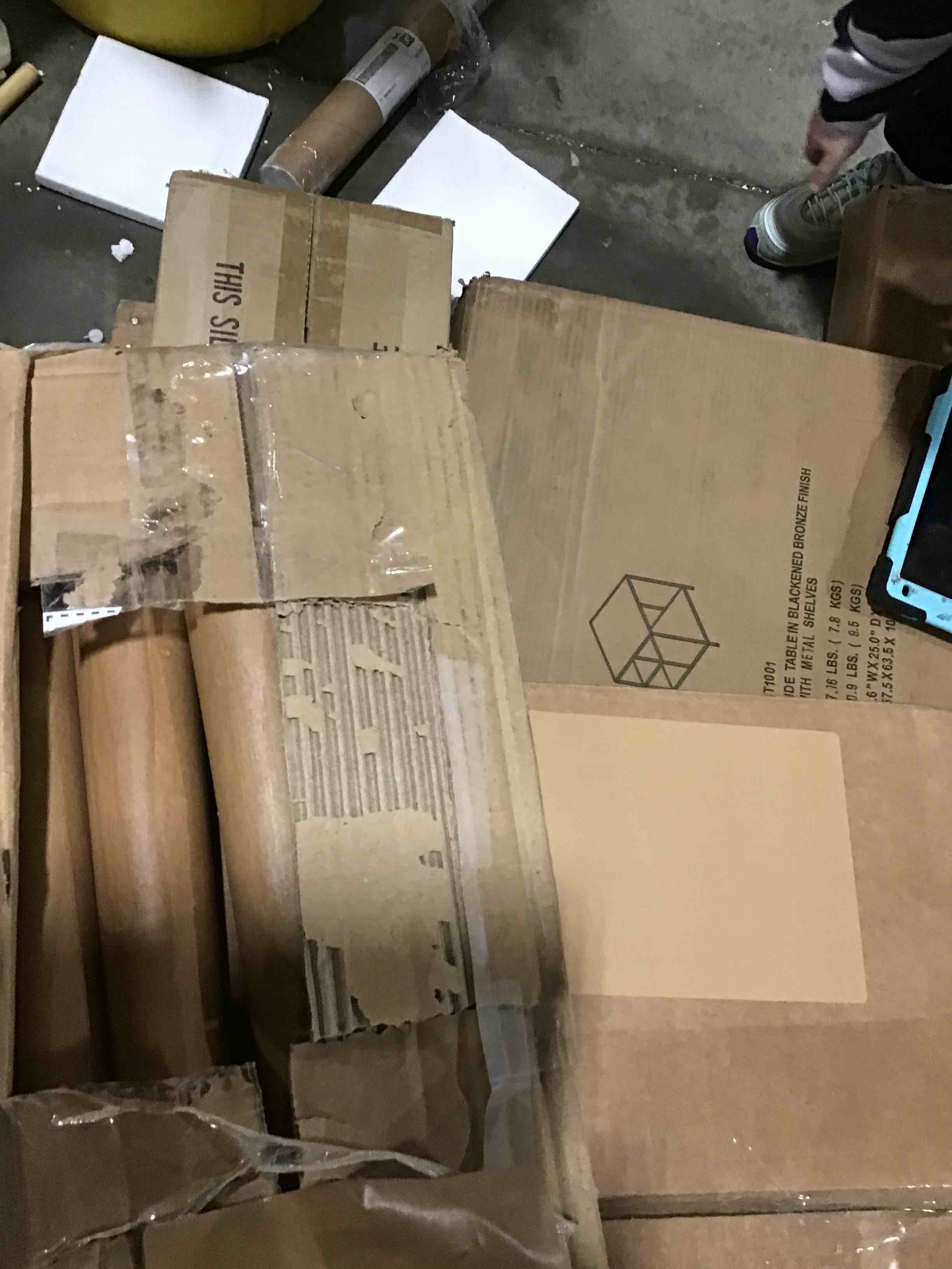 https://s3.amazonaws.com/lotting-images-prod/bidfta/BLU5113874_1708025390689.jpeg