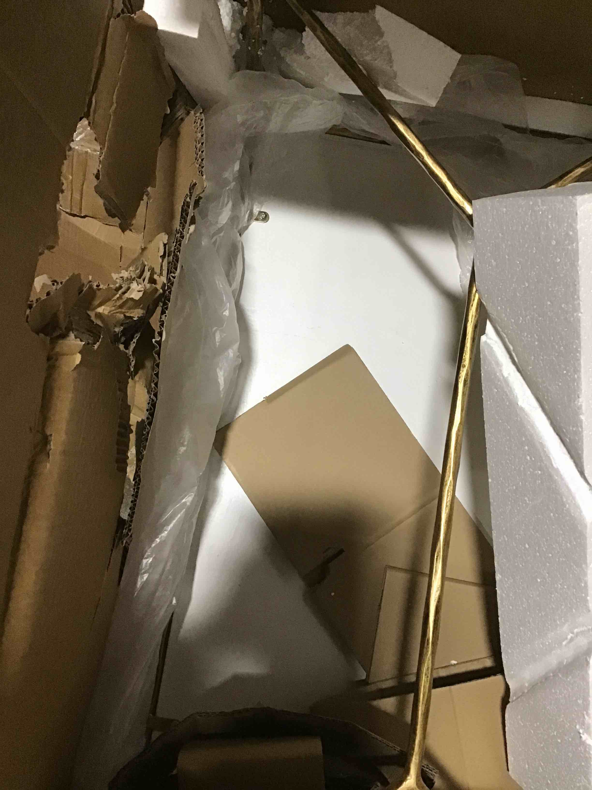 https://s3.amazonaws.com/lotting-images-prod/bidfta/BLU5113944_1706904111627.jpeg