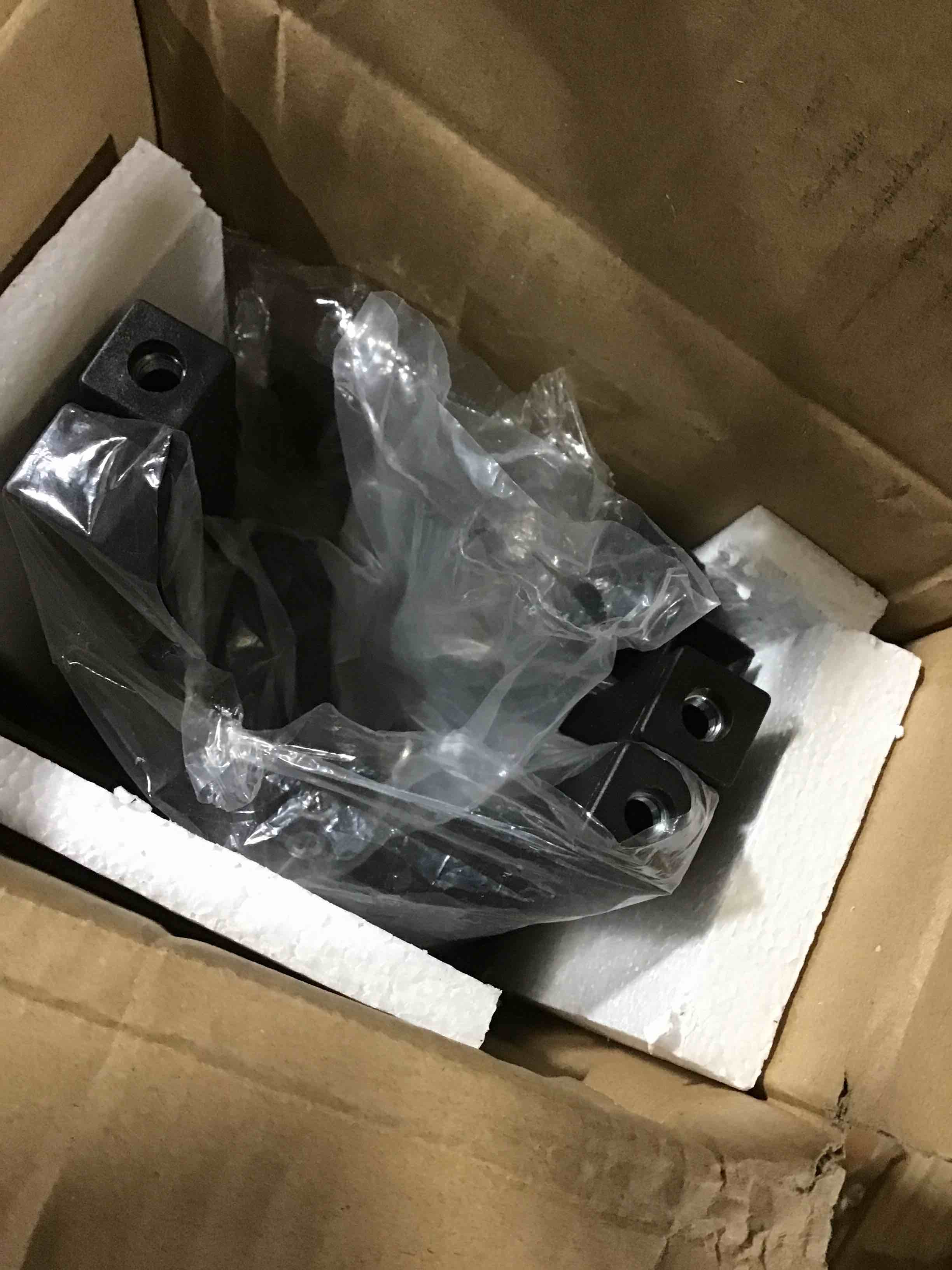 https://s3.amazonaws.com/lotting-images-prod/bidfta/BLU5113945_1706904910711.jpeg