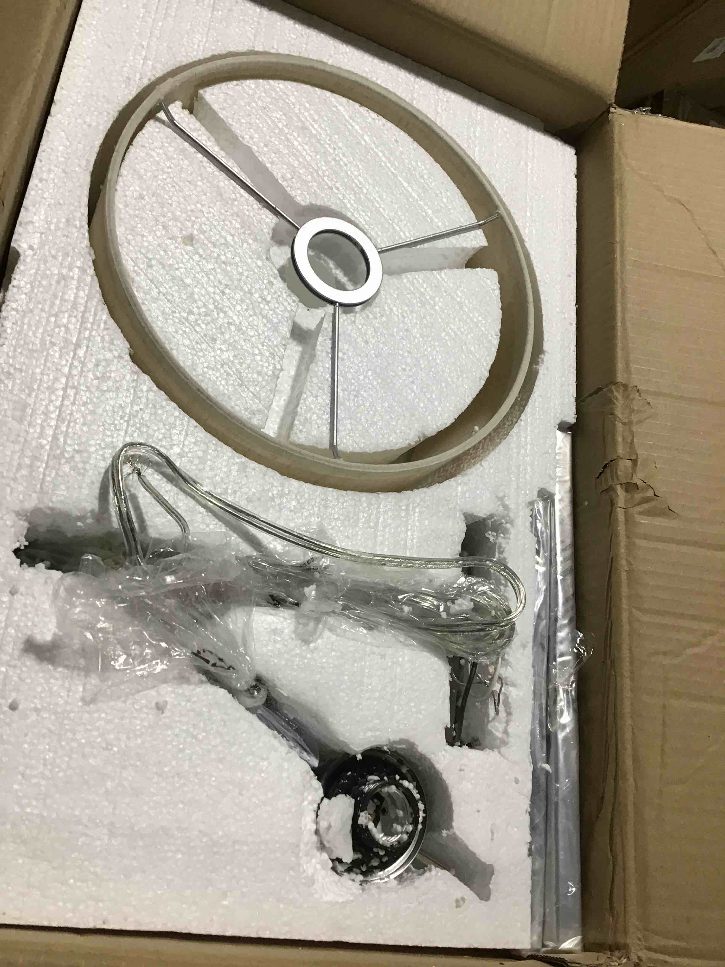 https://s3.amazonaws.com/lotting-images-prod/bidfta/BLU5114578_1707589517929.jpeg