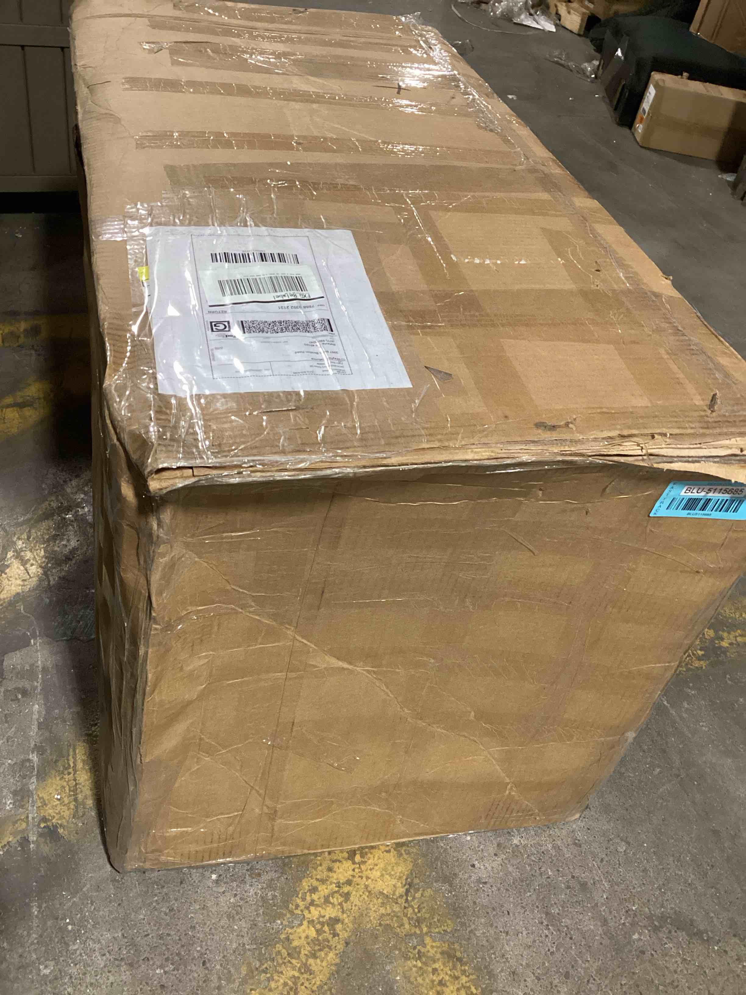 https://s3.amazonaws.com/lotting-images-prod/bidfta/BLU5115685_1706622516012.jpeg