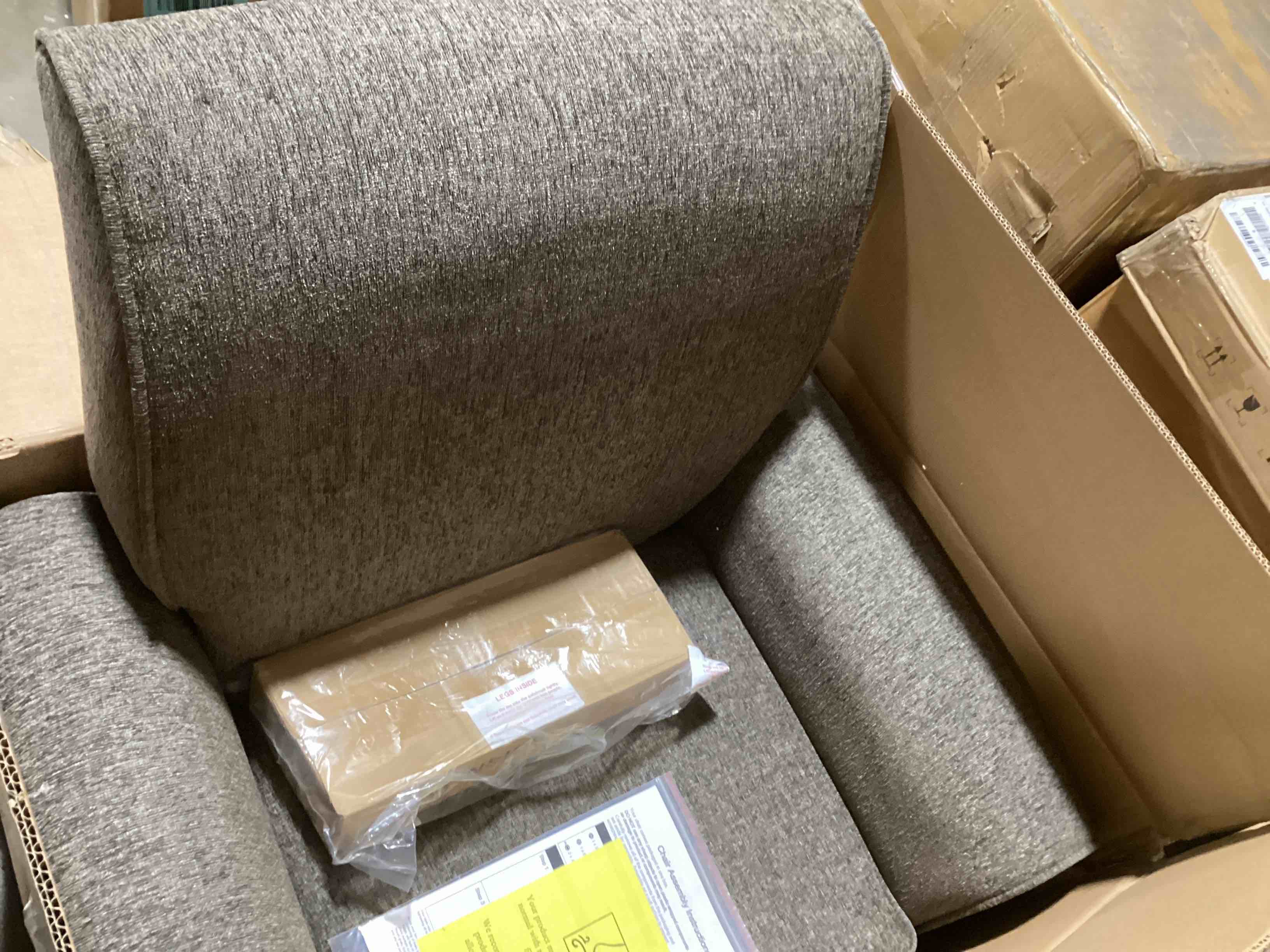 https://s3.amazonaws.com/lotting-images-prod/bidfta/BLU5116158_1706895654057.jpeg