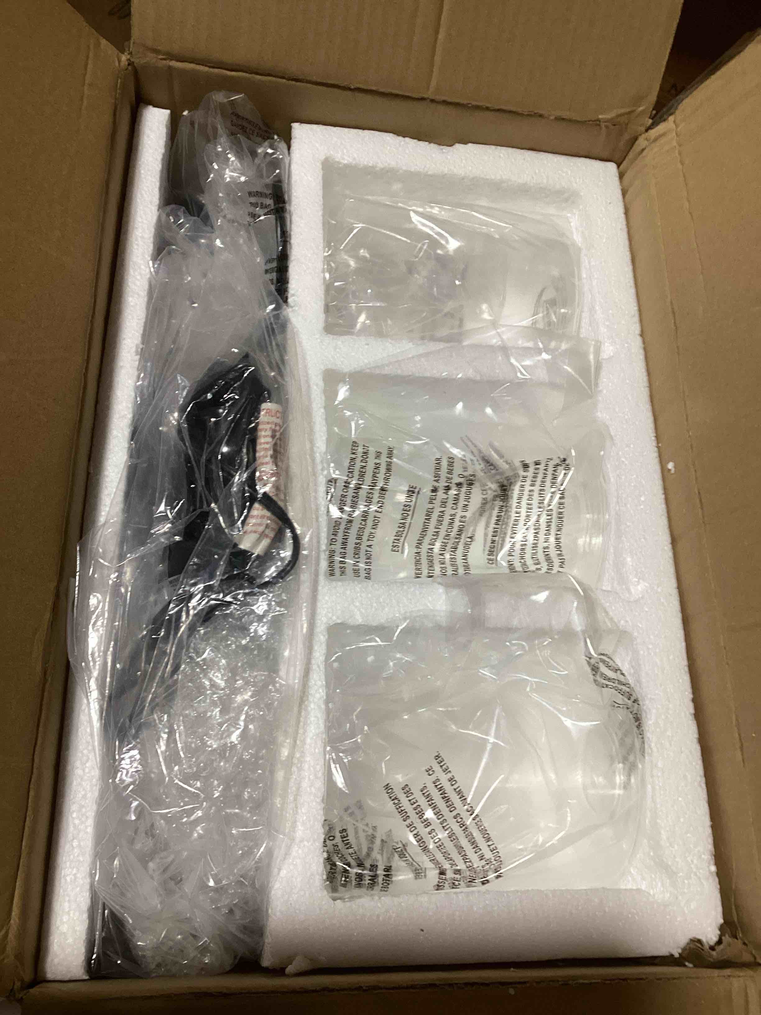 https://s3.amazonaws.com/lotting-images-prod/bidfta/BLU5116166_1706896681344.jpeg