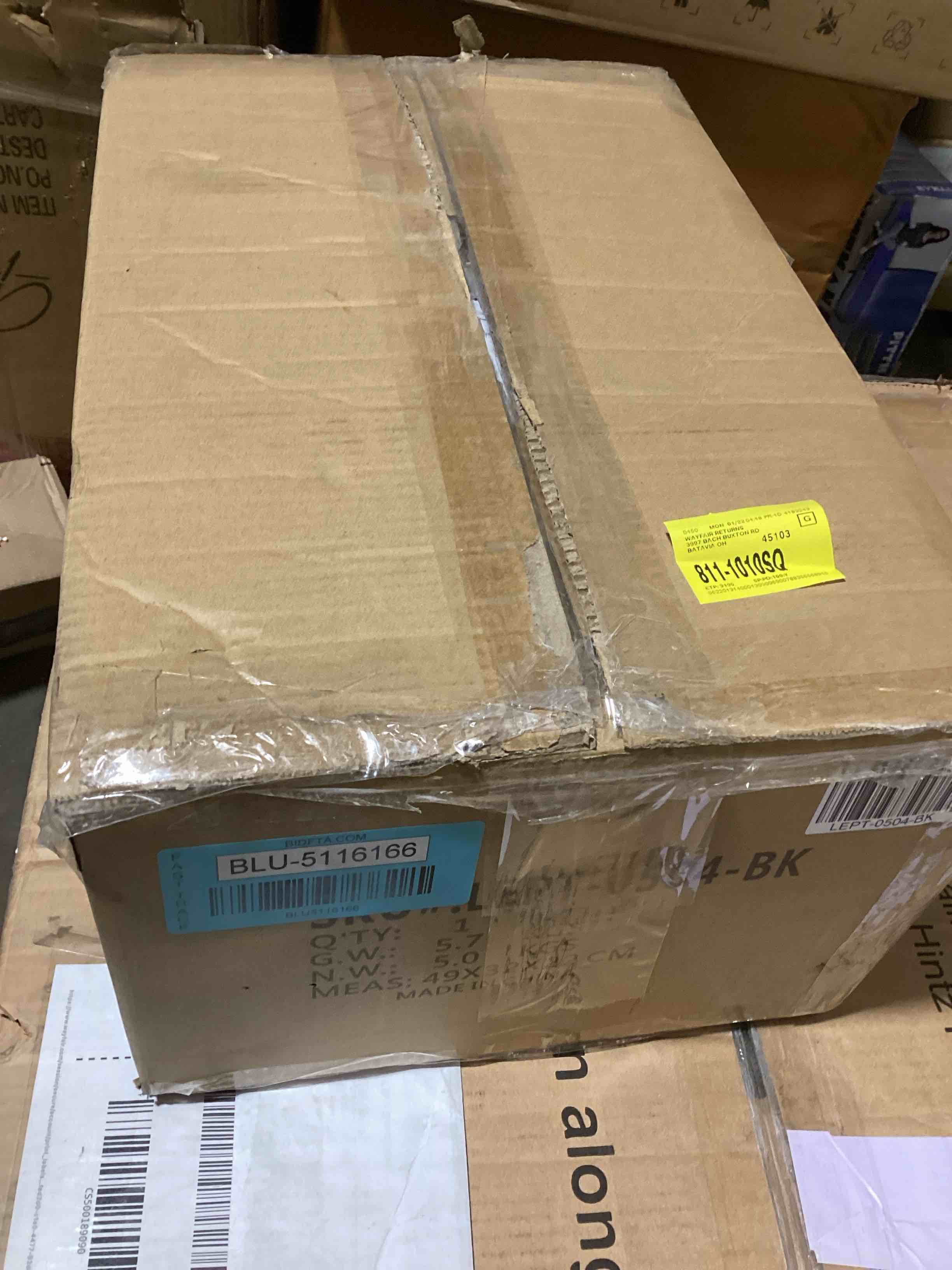 https://s3.amazonaws.com/lotting-images-prod/bidfta/BLU5116166_1706896697024.jpeg