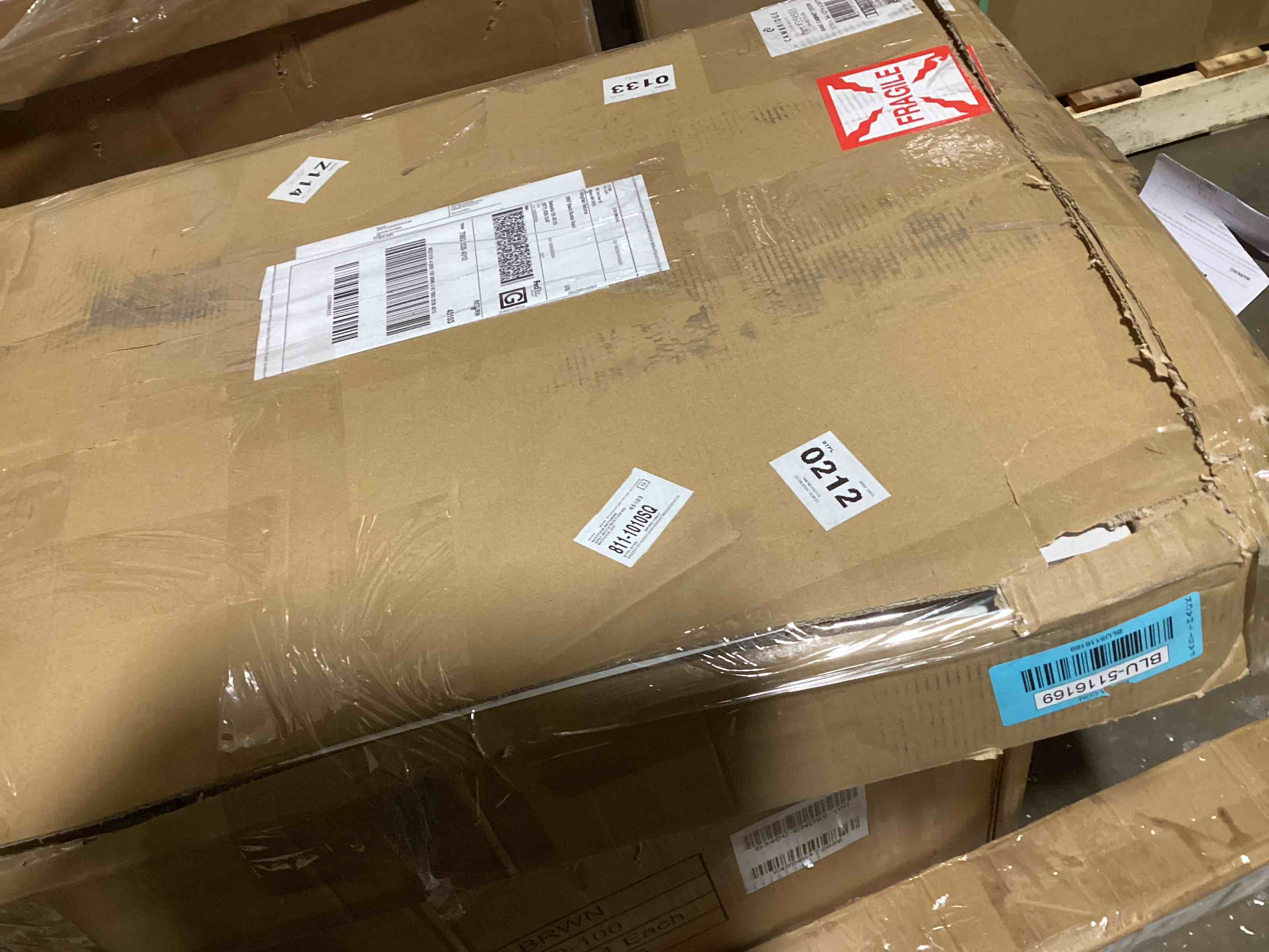 https://s3.amazonaws.com/lotting-images-prod/bidfta/BLU5116169_1706896973849.jpeg