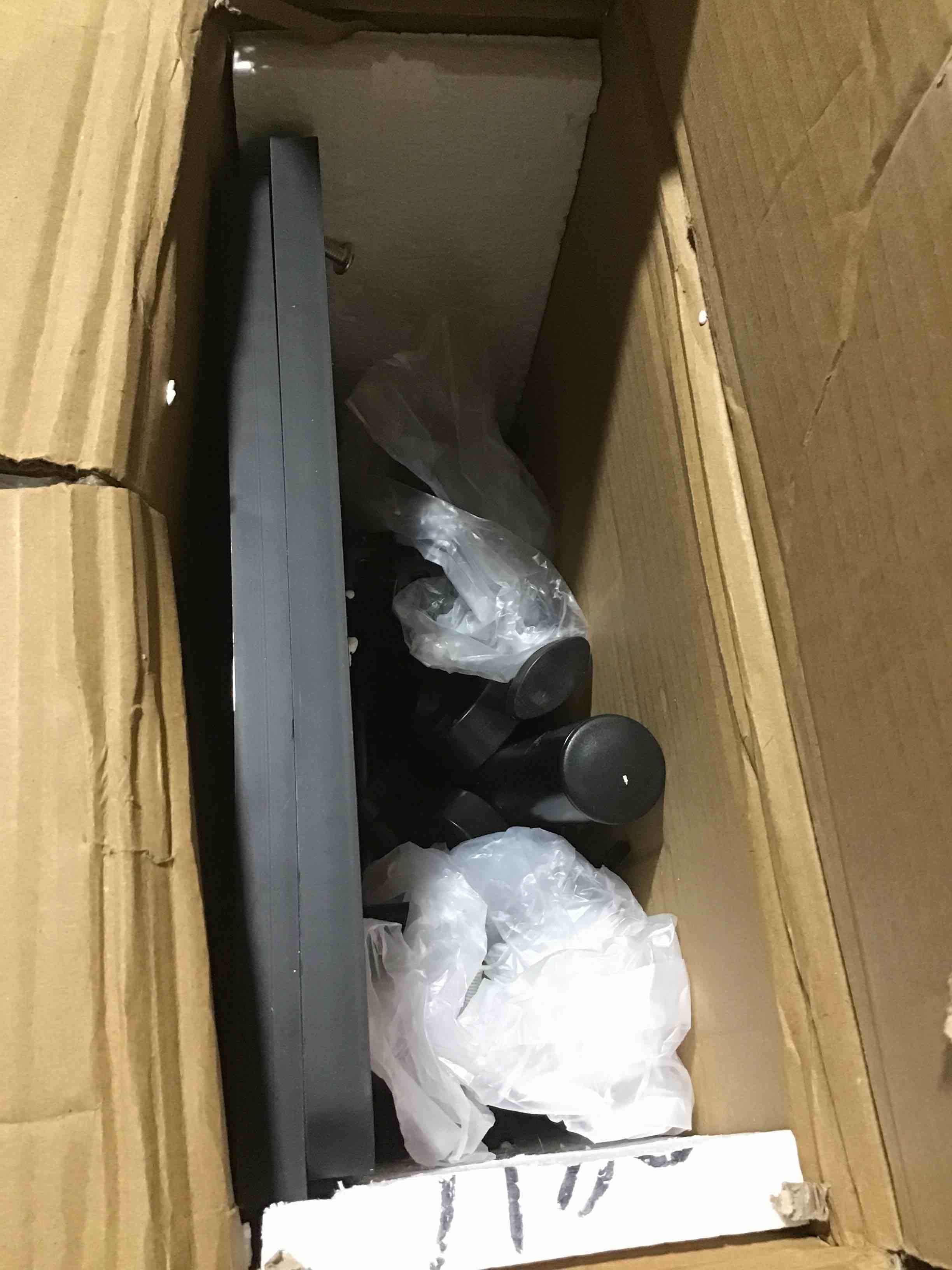 https://s3.amazonaws.com/lotting-images-prod/bidfta/BLU5116651_1707252921759.jpeg