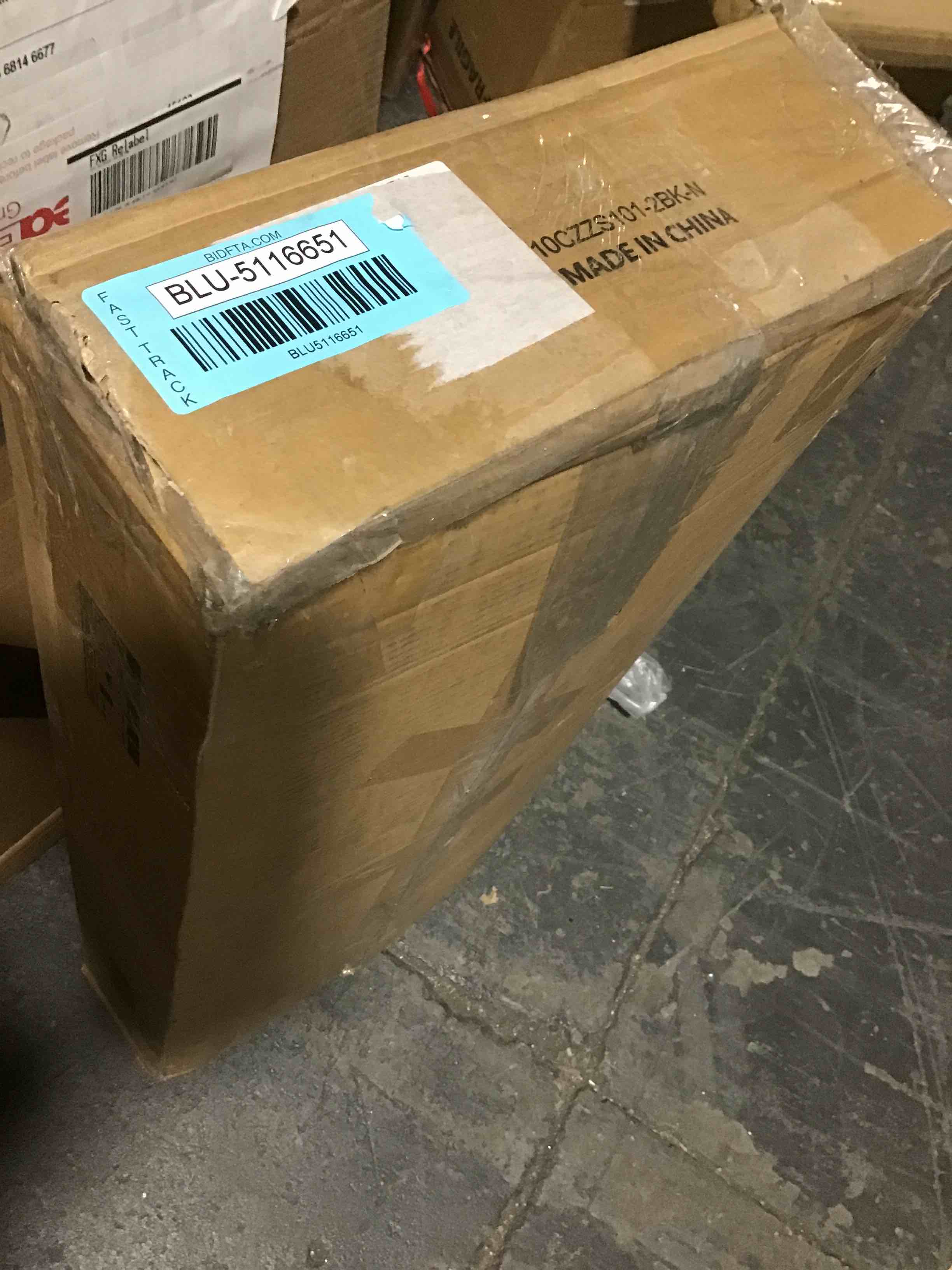 https://s3.amazonaws.com/lotting-images-prod/bidfta/BLU5116651_1707252955732.jpeg