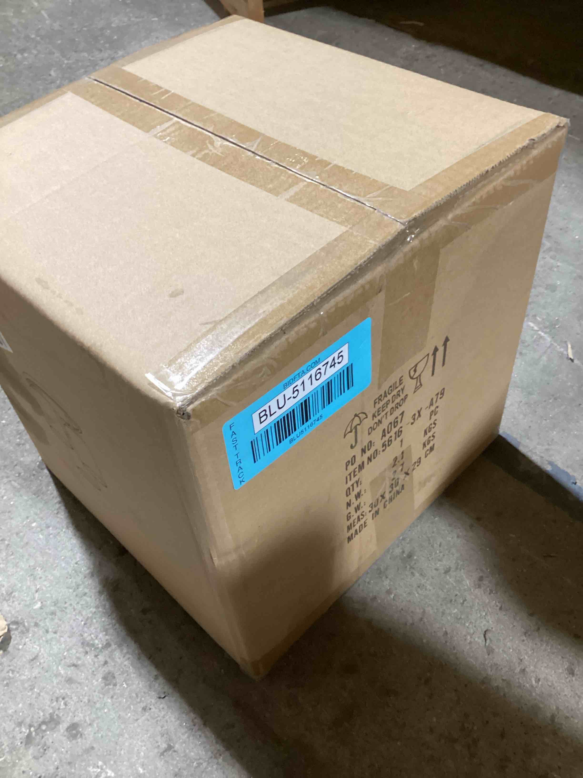 https://s3.amazonaws.com/lotting-images-prod/bidfta/BLU5116745_1707315516158.jpeg