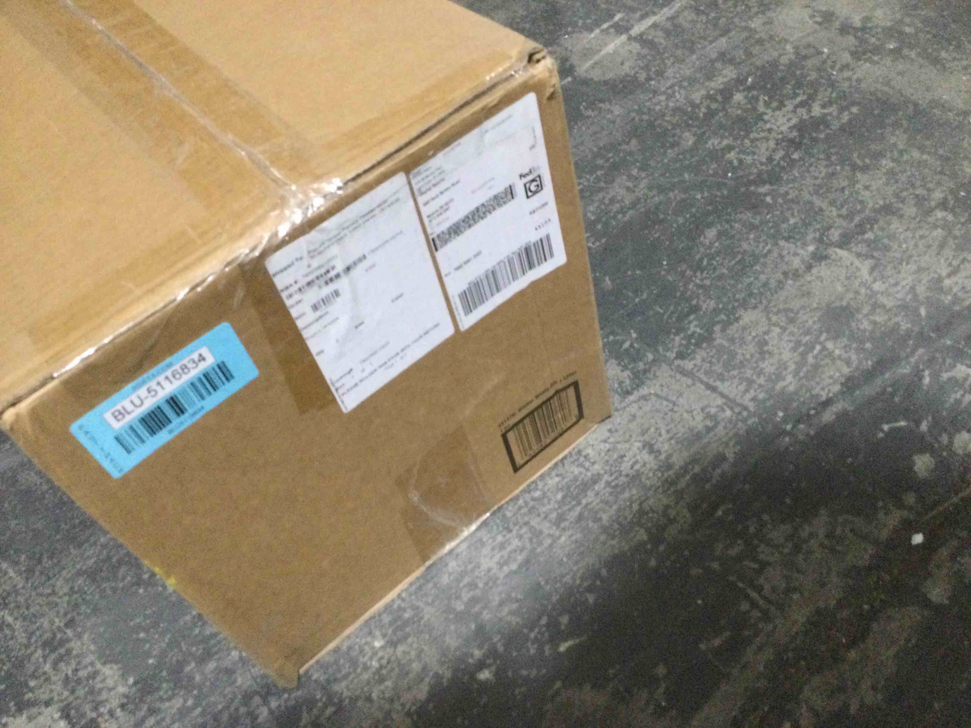 https://s3.amazonaws.com/lotting-images-prod/bidfta/BLU5116834_1707335431469.jpeg