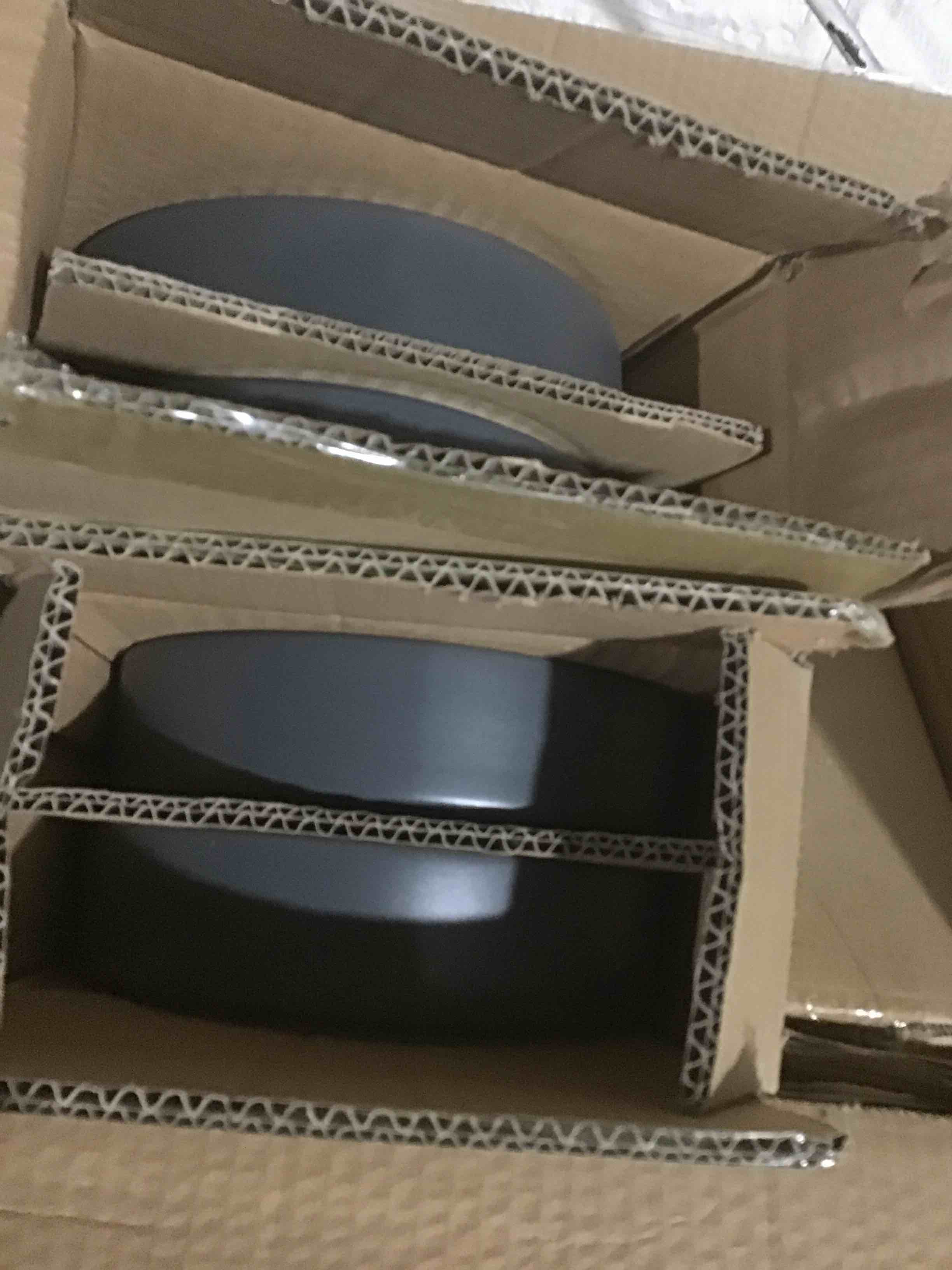 https://s3.amazonaws.com/lotting-images-prod/bidfta/BLU5117065_1706018792003.jpeg