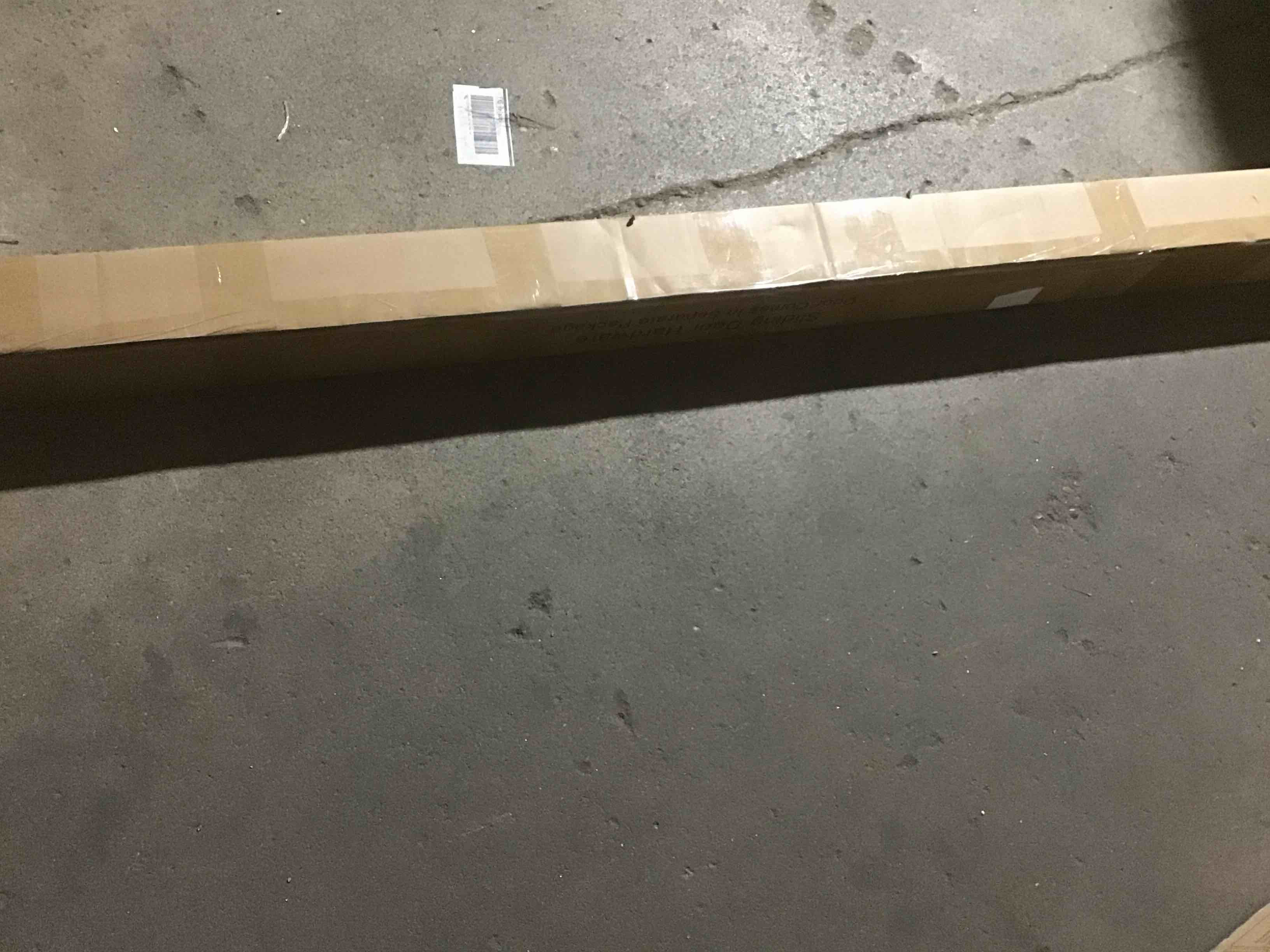 https://s3.amazonaws.com/lotting-images-prod/bidfta/BLU5117937_1707236023210.jpeg
