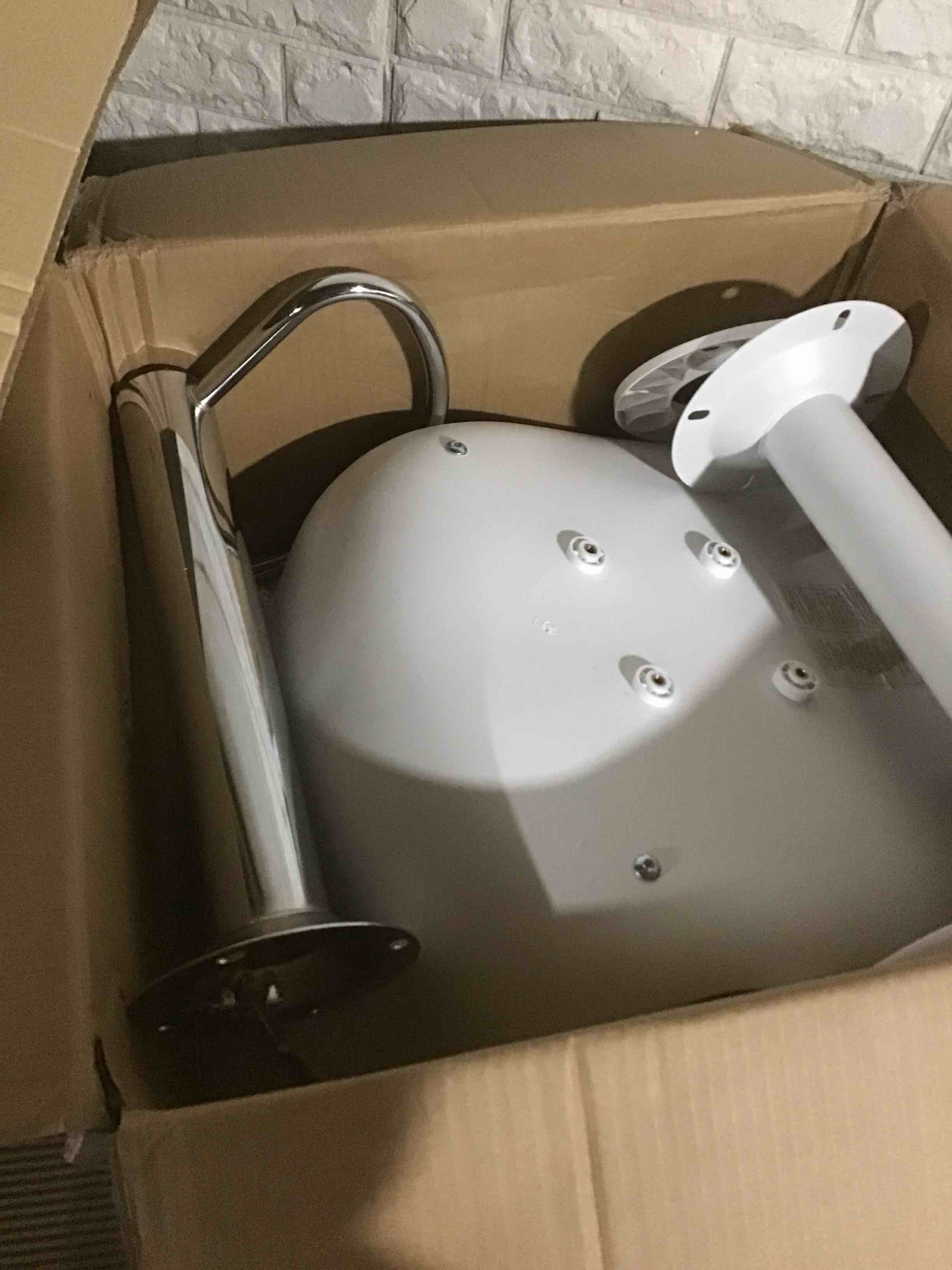https://s3.amazonaws.com/lotting-images-prod/bidfta/BLU5117953_1707245409647.jpeg