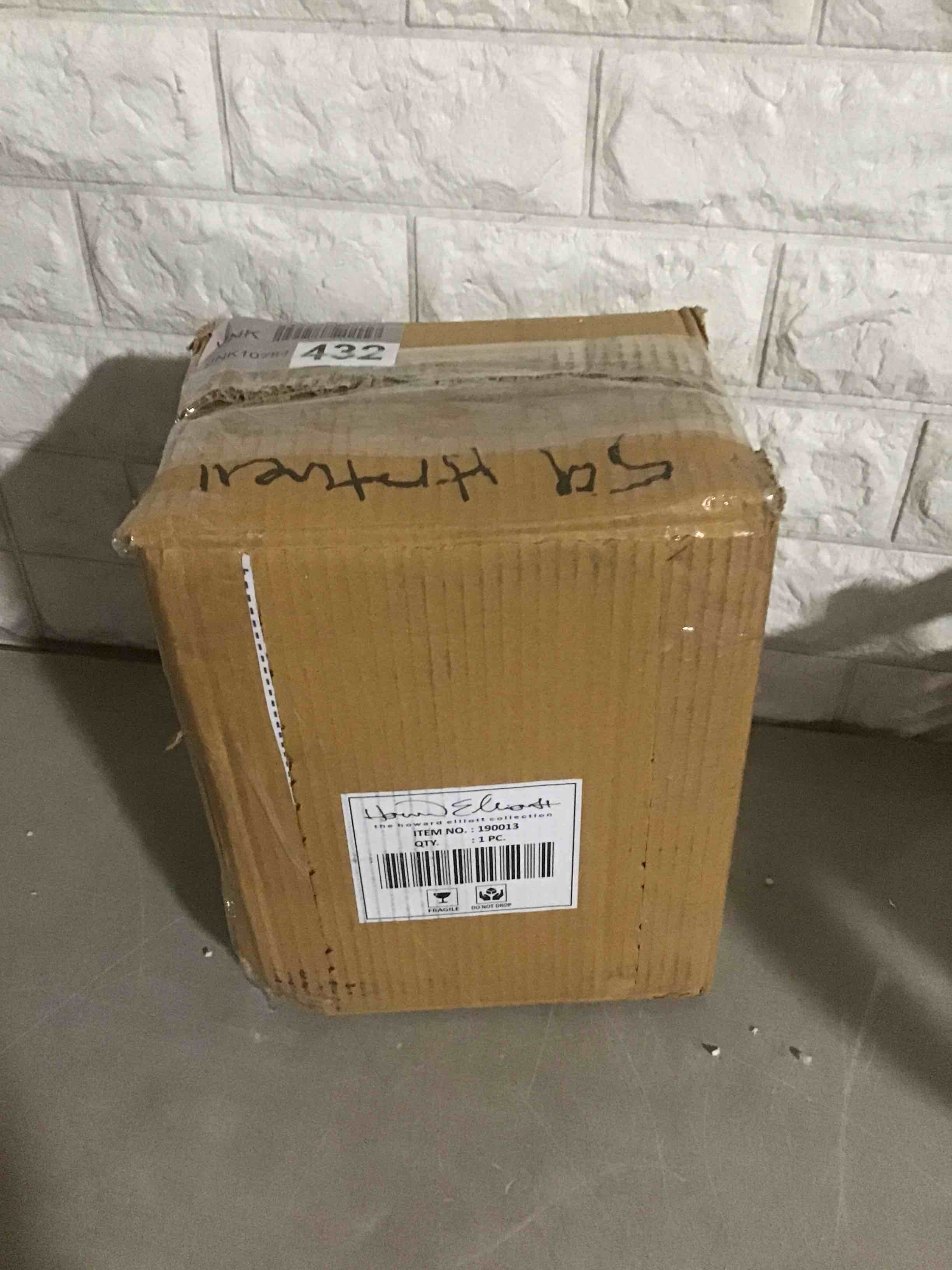 https://s3.amazonaws.com/lotting-images-prod/bidfta/BLU5117959_1707251523943.jpeg