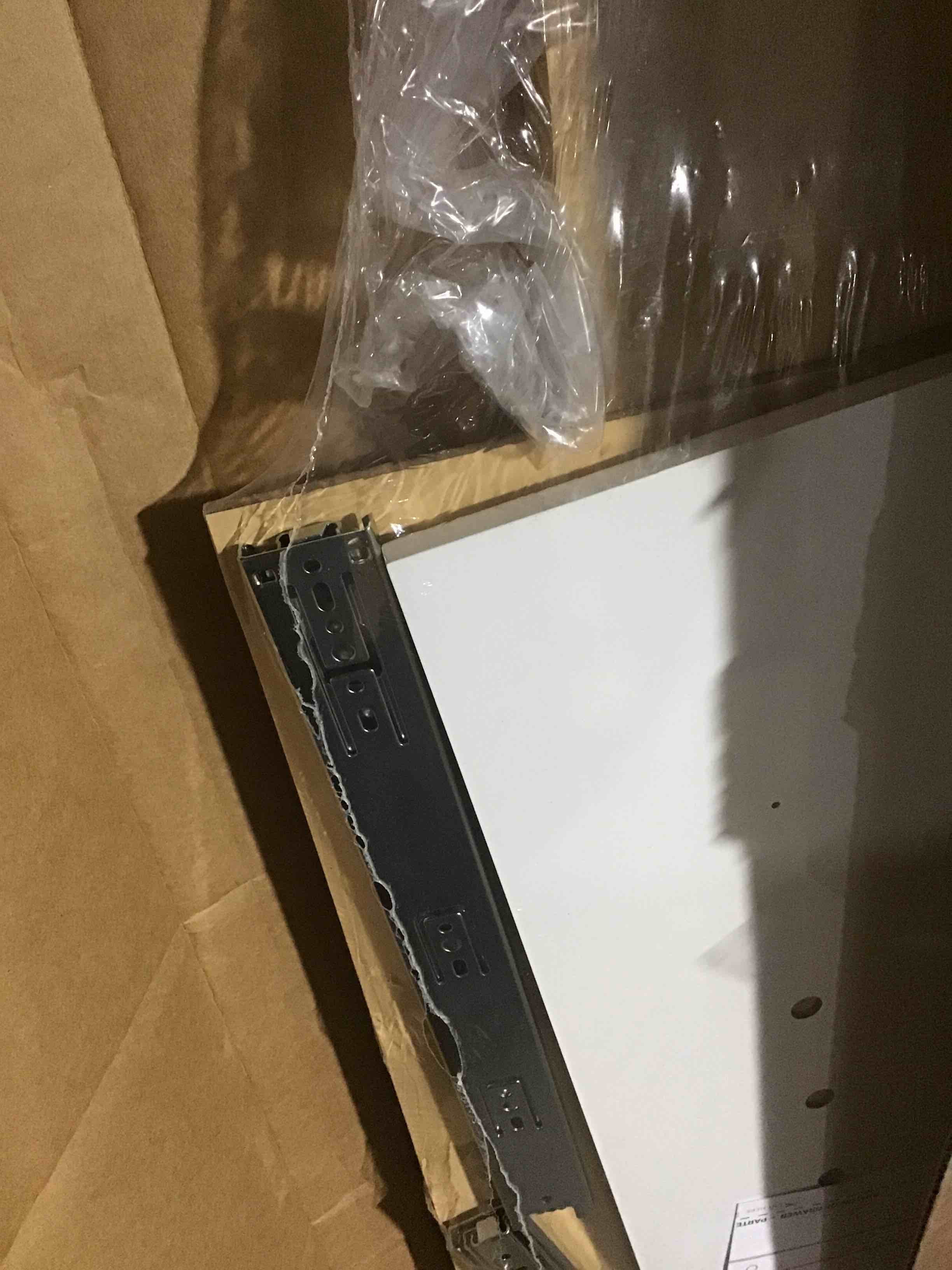 https://s3.amazonaws.com/lotting-images-prod/bidfta/BLU5117965_1707247992839.jpeg