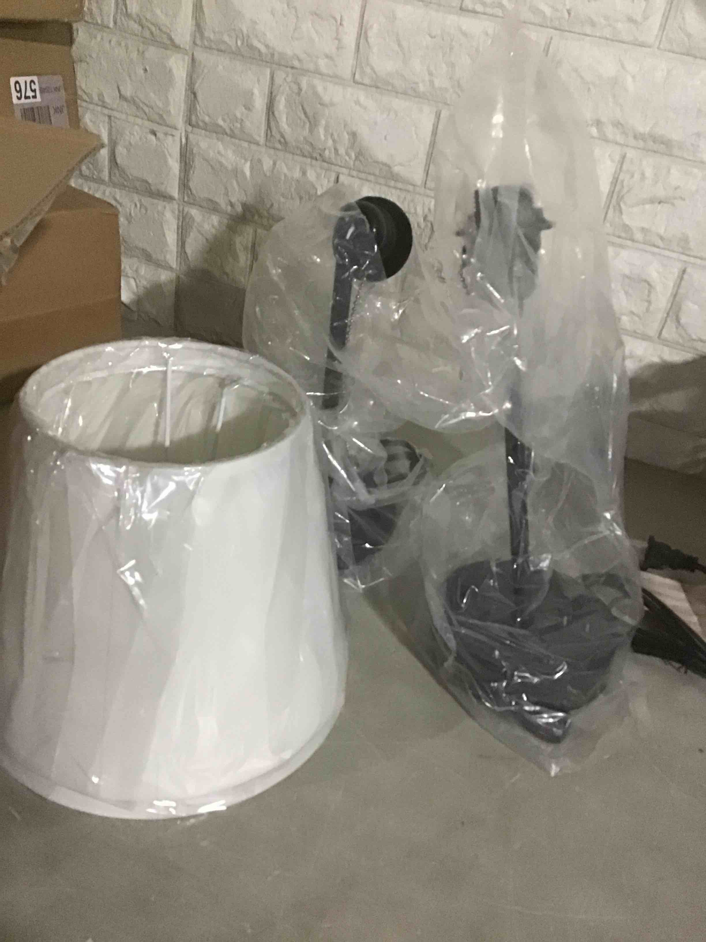 https://s3.amazonaws.com/lotting-images-prod/bidfta/BLU5117969_1707248979989.jpeg