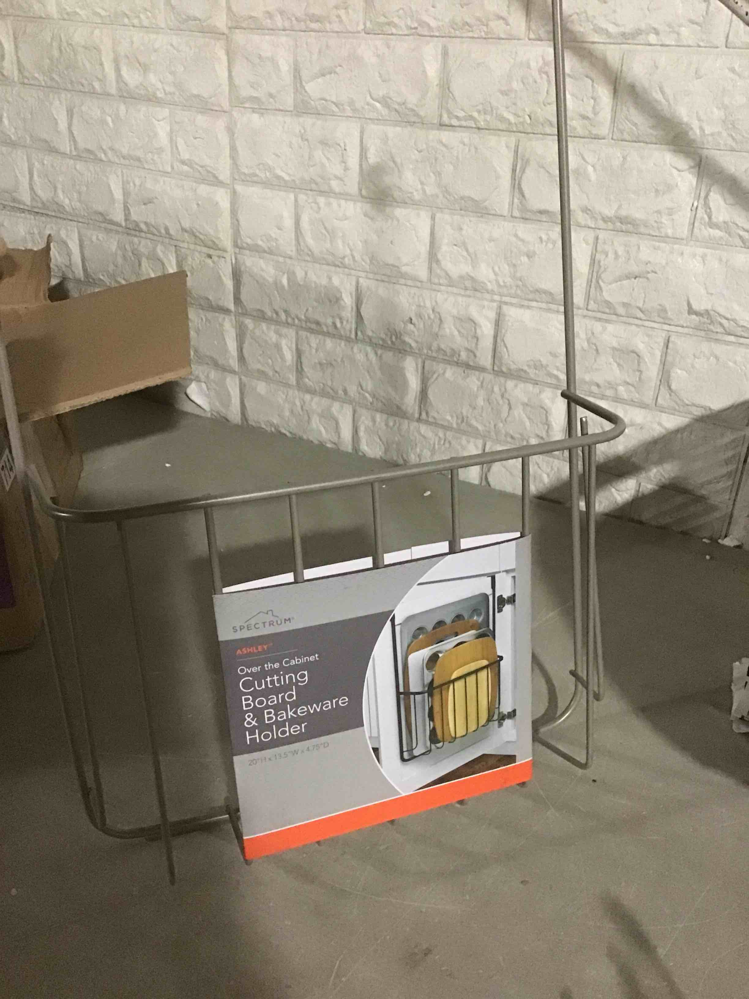 https://s3.amazonaws.com/lotting-images-prod/bidfta/BLU5117992_1707312418515.jpeg