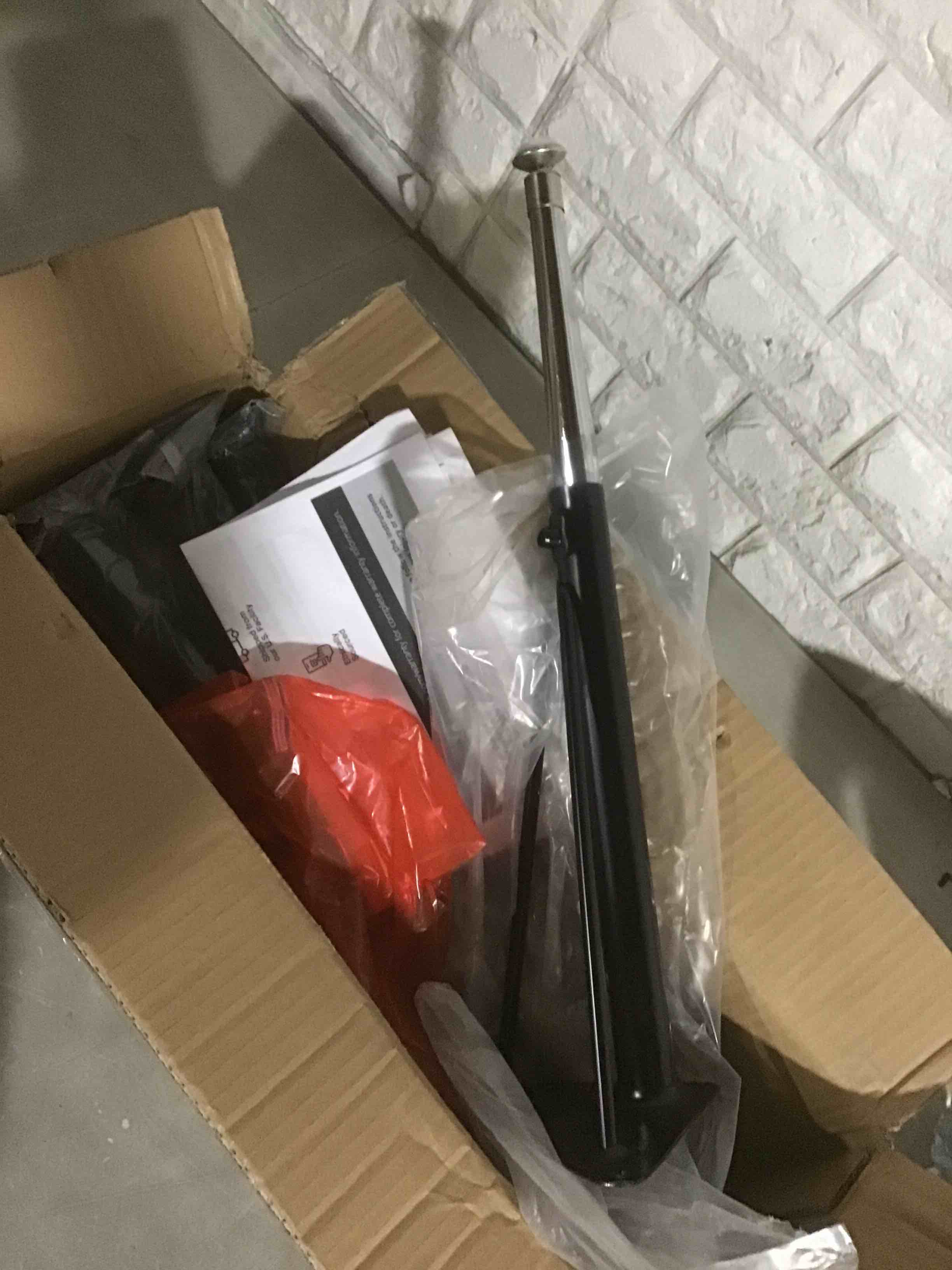 https://s3.amazonaws.com/lotting-images-prod/bidfta/BLU5118075_1707415810657.jpeg