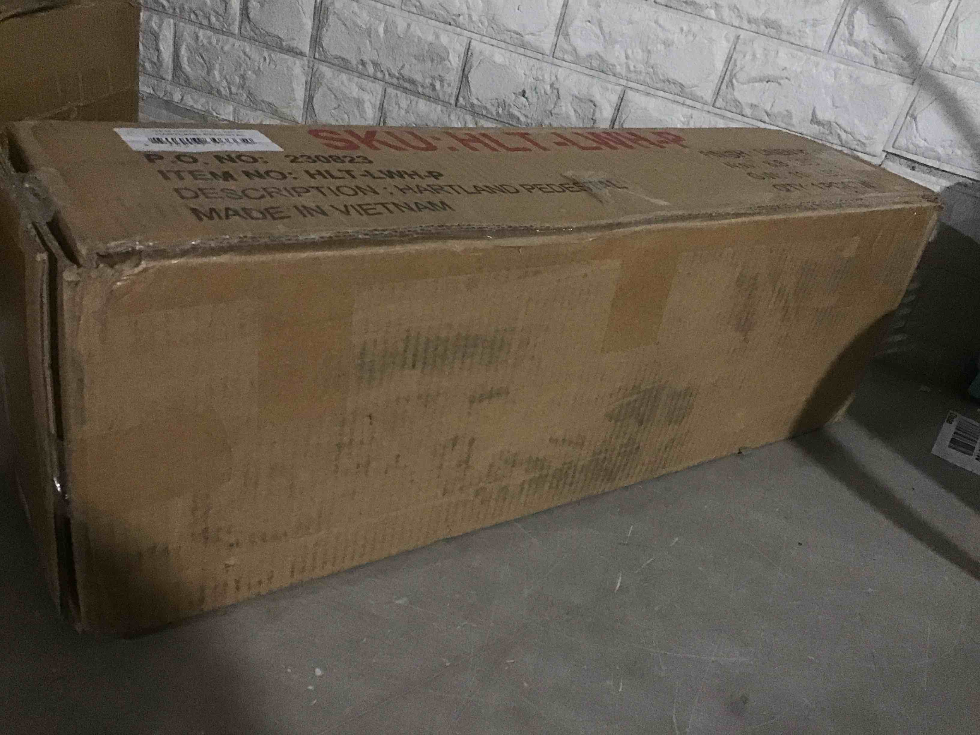 https://s3.amazonaws.com/lotting-images-prod/bidfta/BLU5118091_1707421077595.jpeg