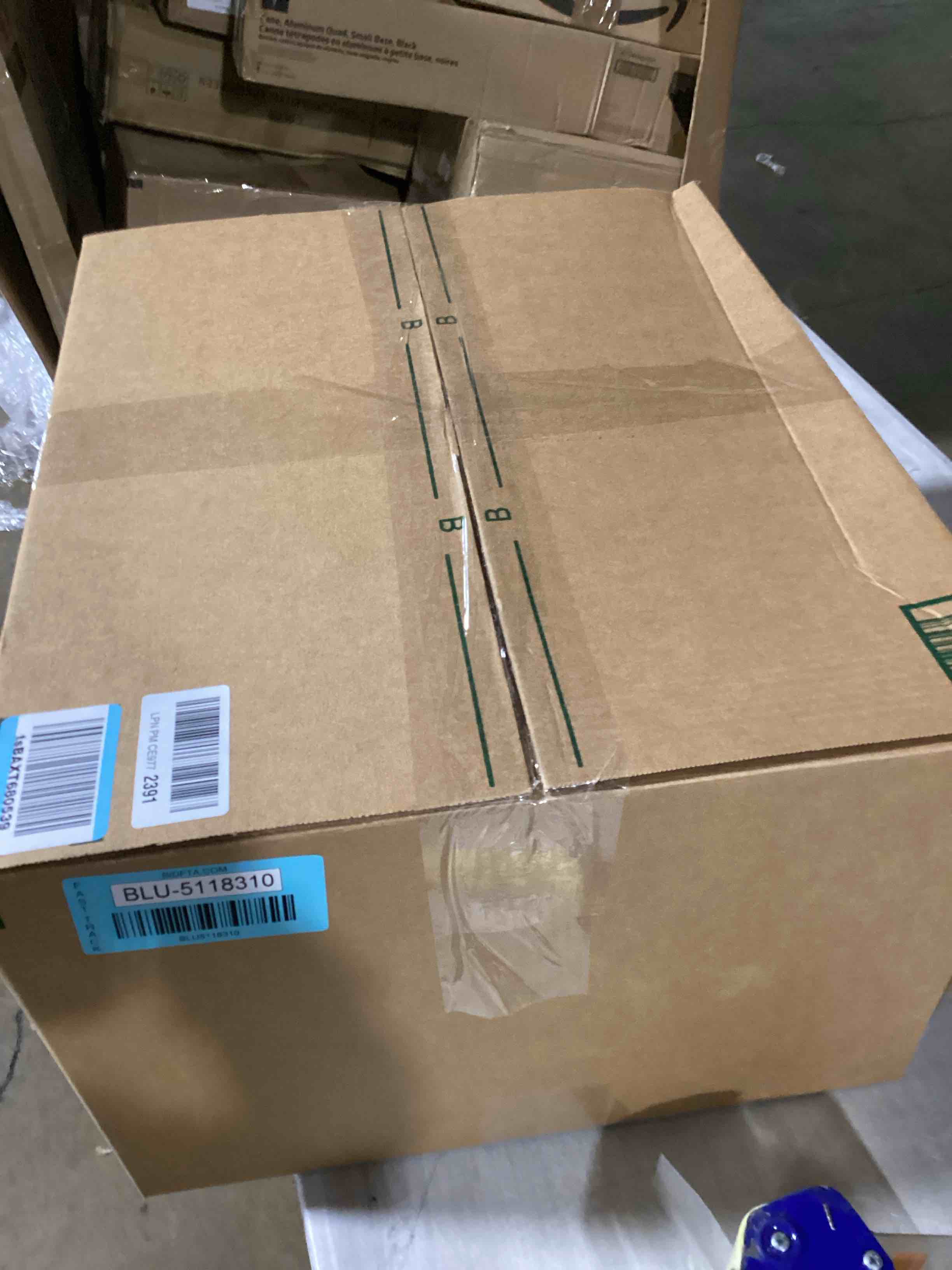 https://s3.amazonaws.com/lotting-images-prod/bidfta/BLU5118310_1710162491204.jpeg
