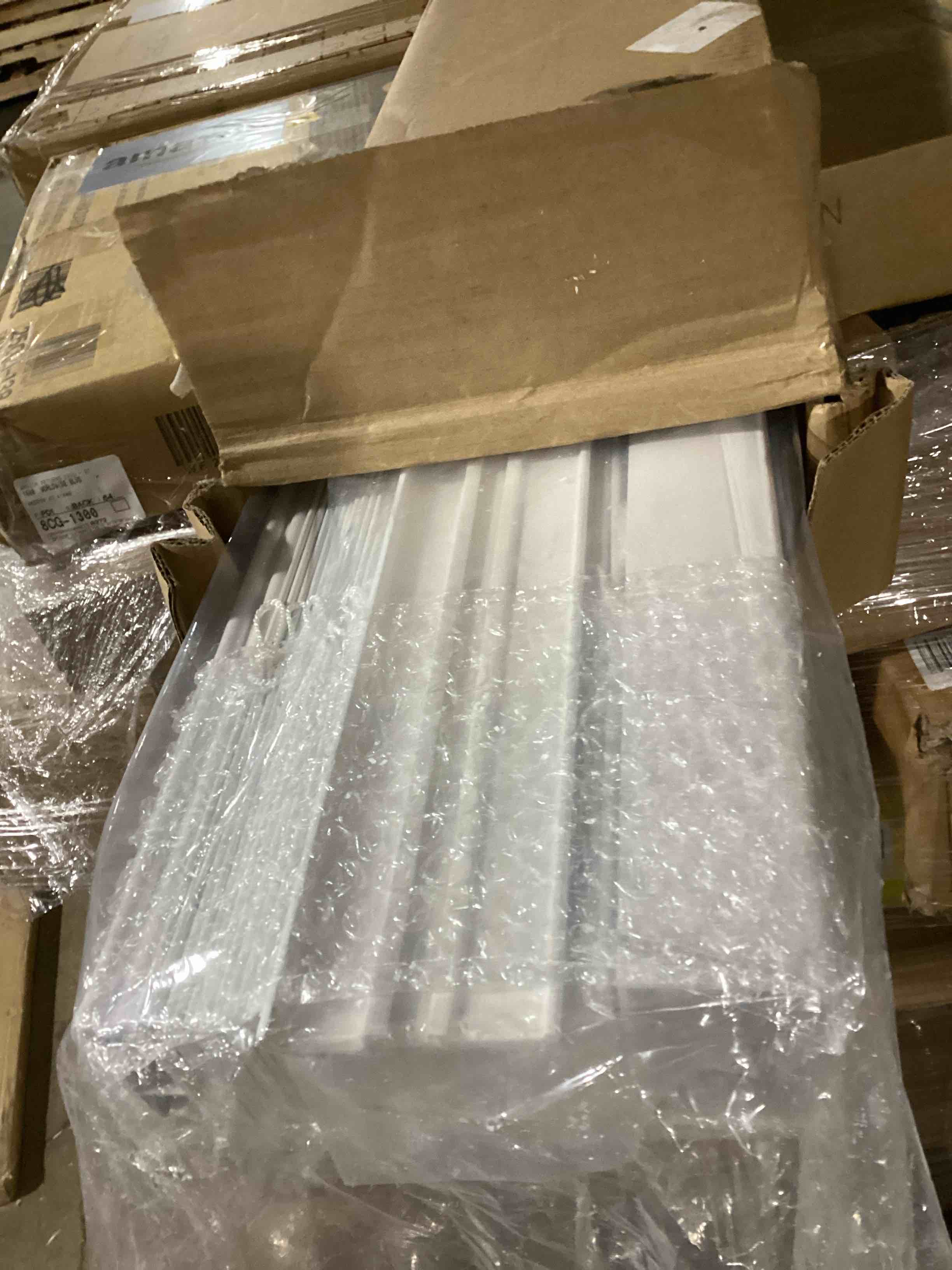 https://s3.amazonaws.com/lotting-images-prod/bidfta/BLU5118399_1710247143259.jpeg