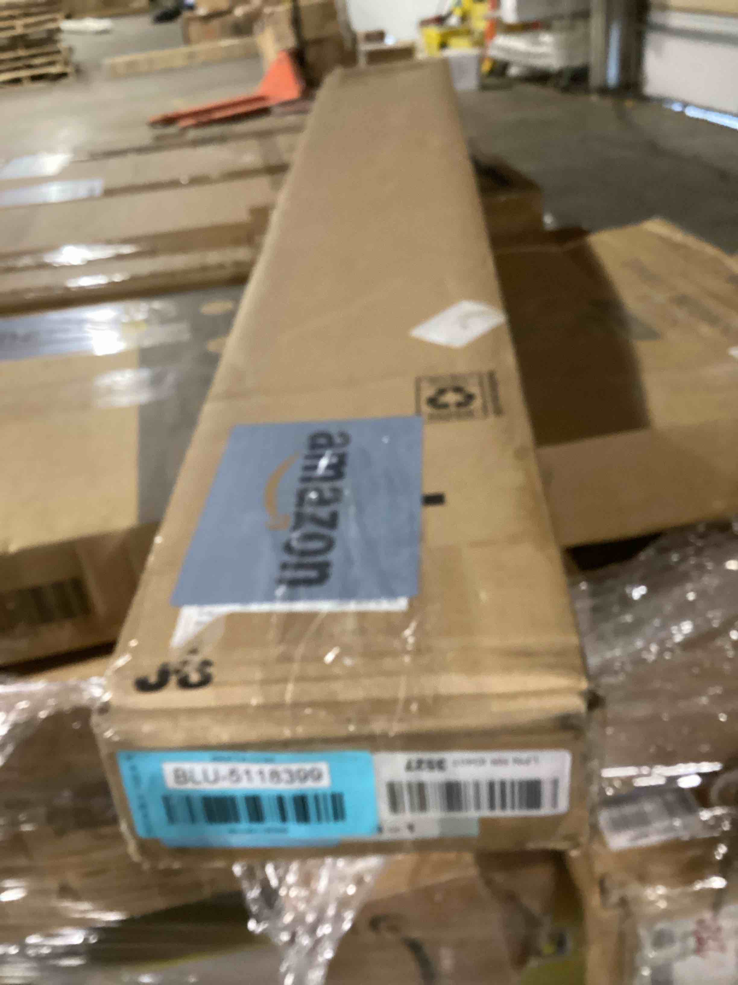 https://s3.amazonaws.com/lotting-images-prod/bidfta/BLU5118399_1710247194512.jpeg