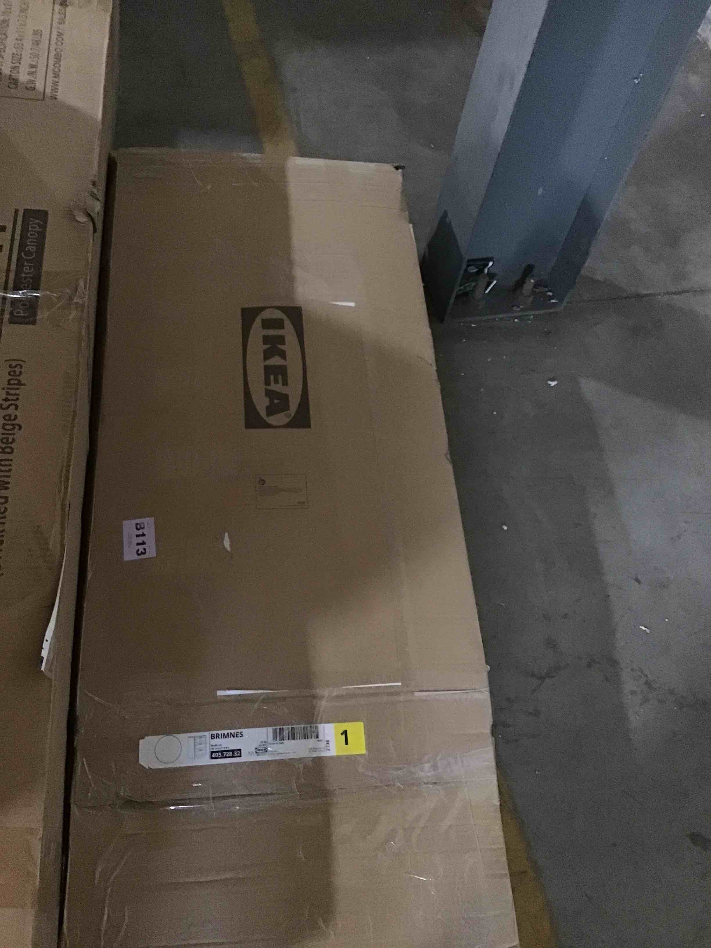 https://s3.amazonaws.com/lotting-images-prod/bidfta/BLU5118537_1705941748324.jpeg