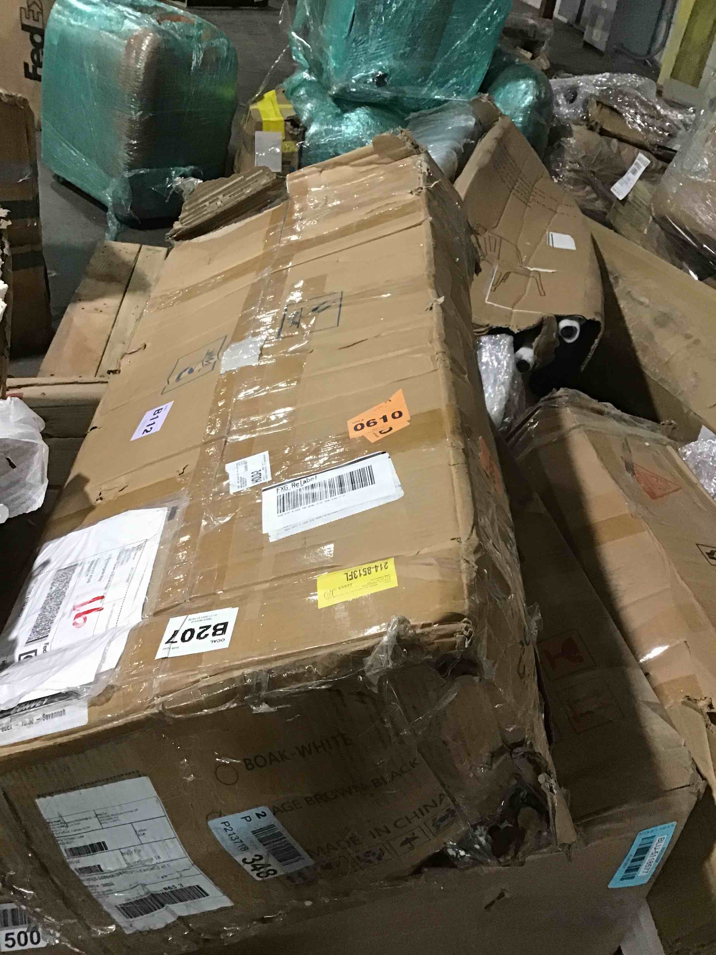 https://s3.amazonaws.com/lotting-images-prod/bidfta/BLU5118578_1705952072826.jpeg