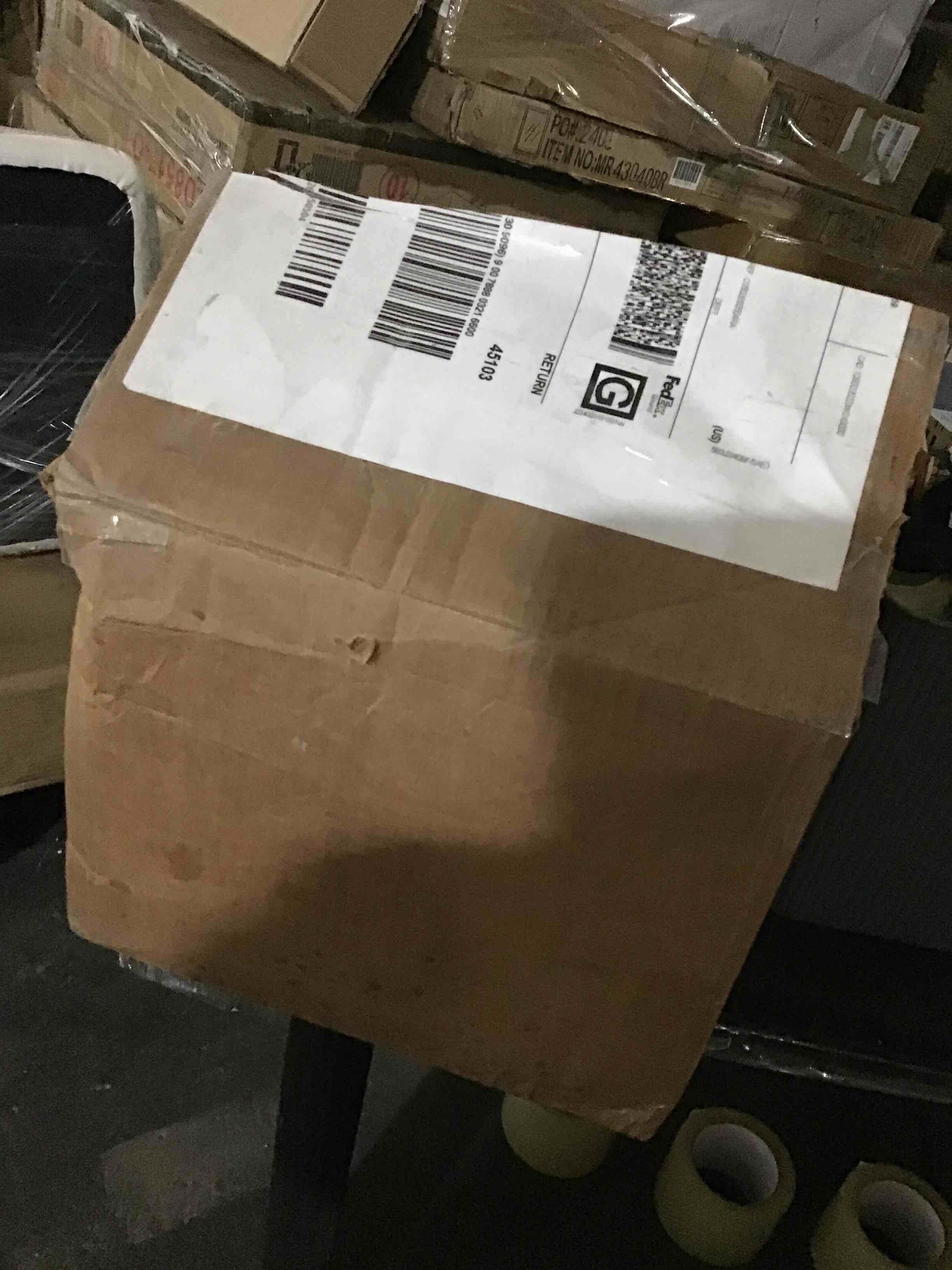 https://s3.amazonaws.com/lotting-images-prod/bidfta/BLU5119024_1706300133938.jpeg