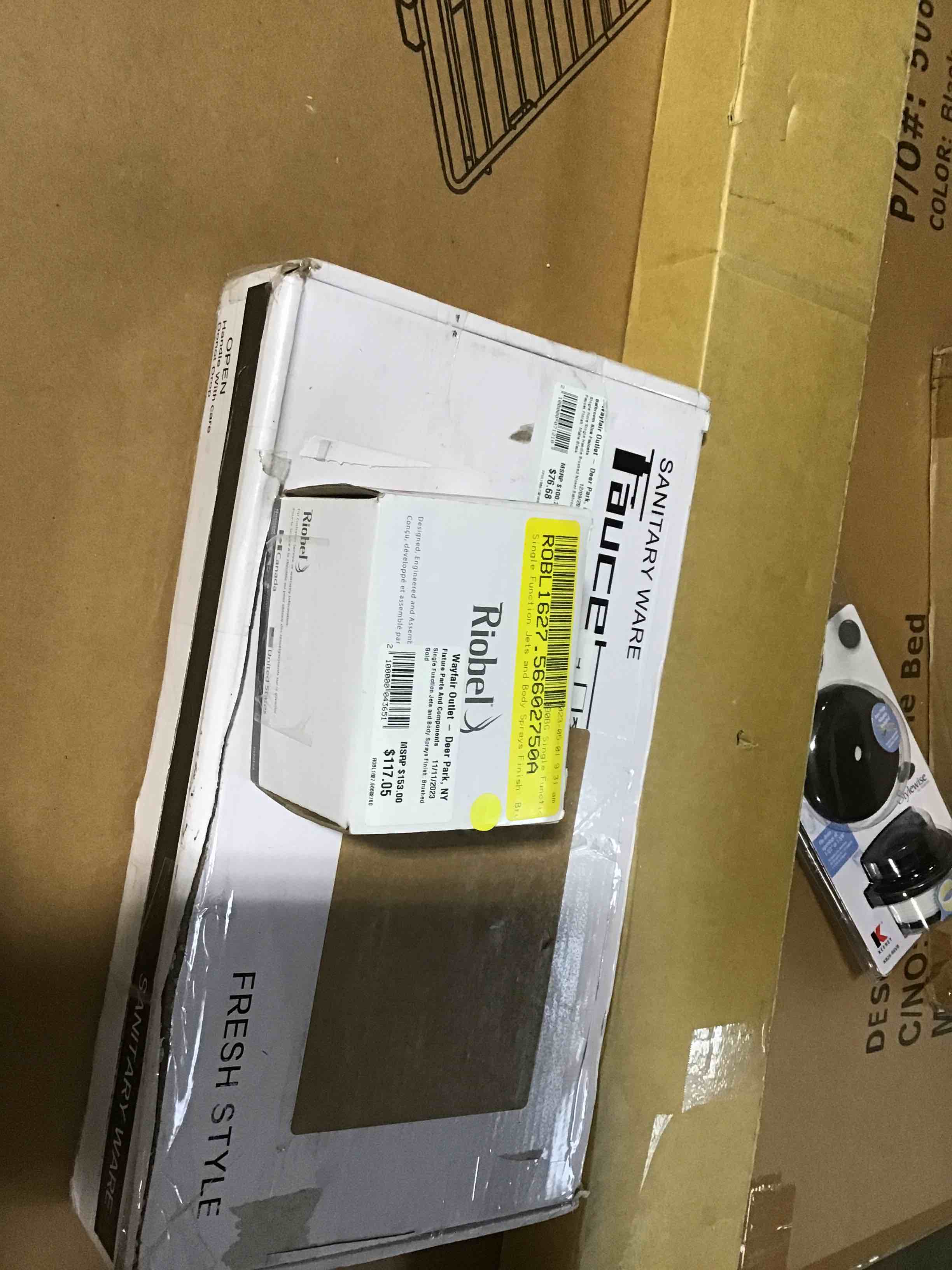 https://s3.amazonaws.com/lotting-images-prod/bidfta/BLU5119264_1706645356061.jpeg