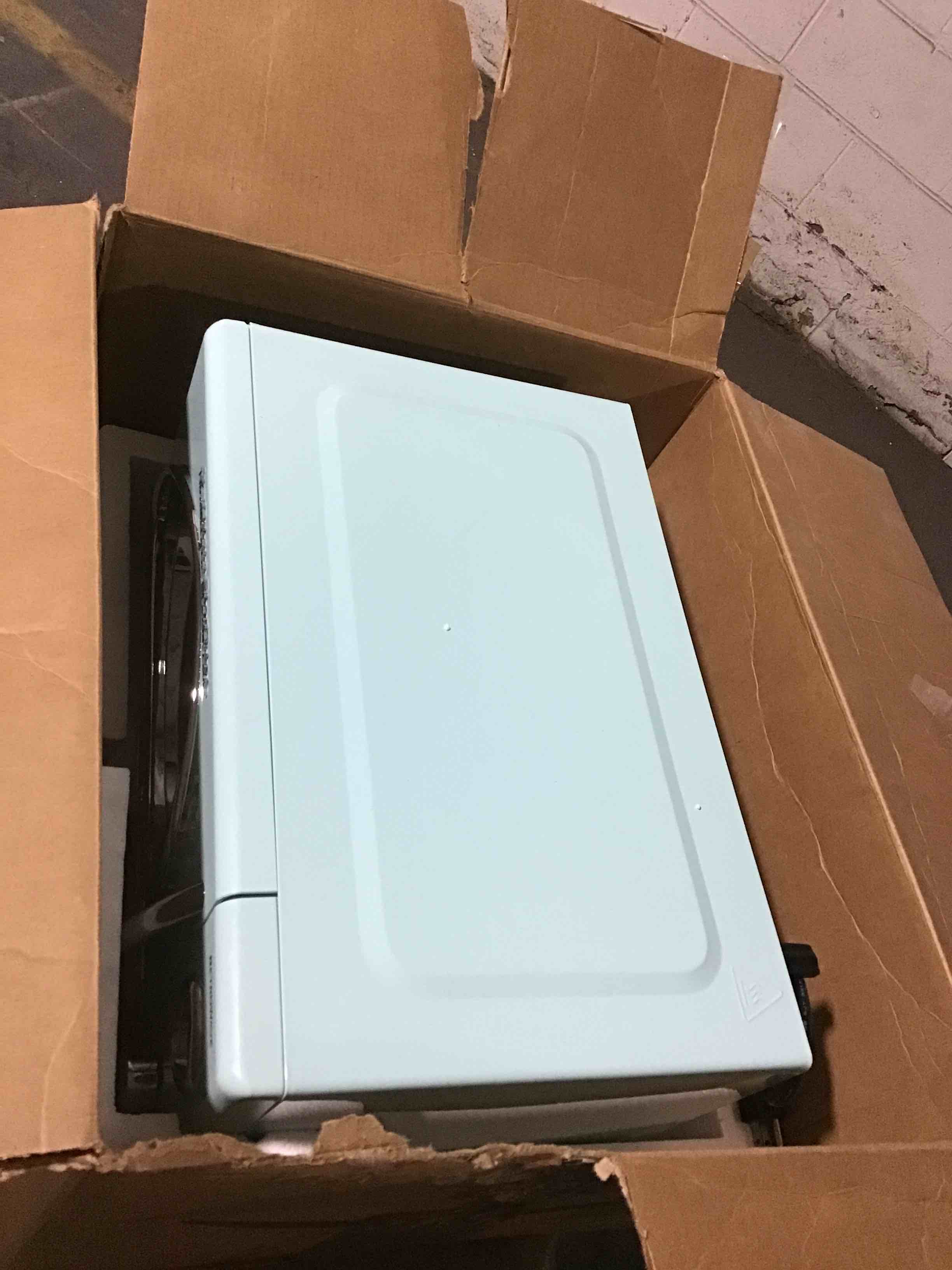 https://s3.amazonaws.com/lotting-images-prod/bidfta/BLU5119500_1706887461970.jpeg