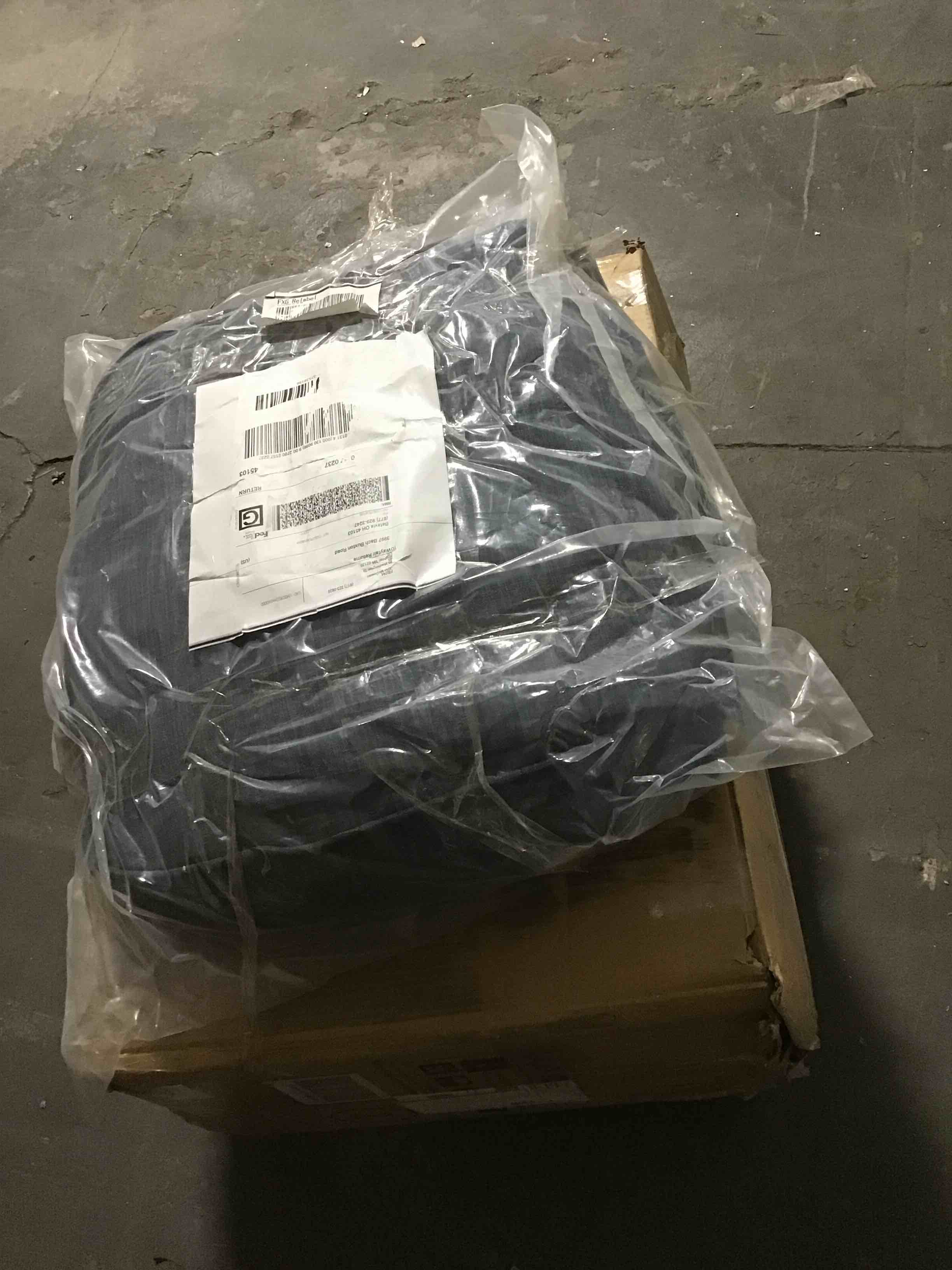 https://s3.amazonaws.com/lotting-images-prod/bidfta/BLU5119506_1706888556234.jpeg