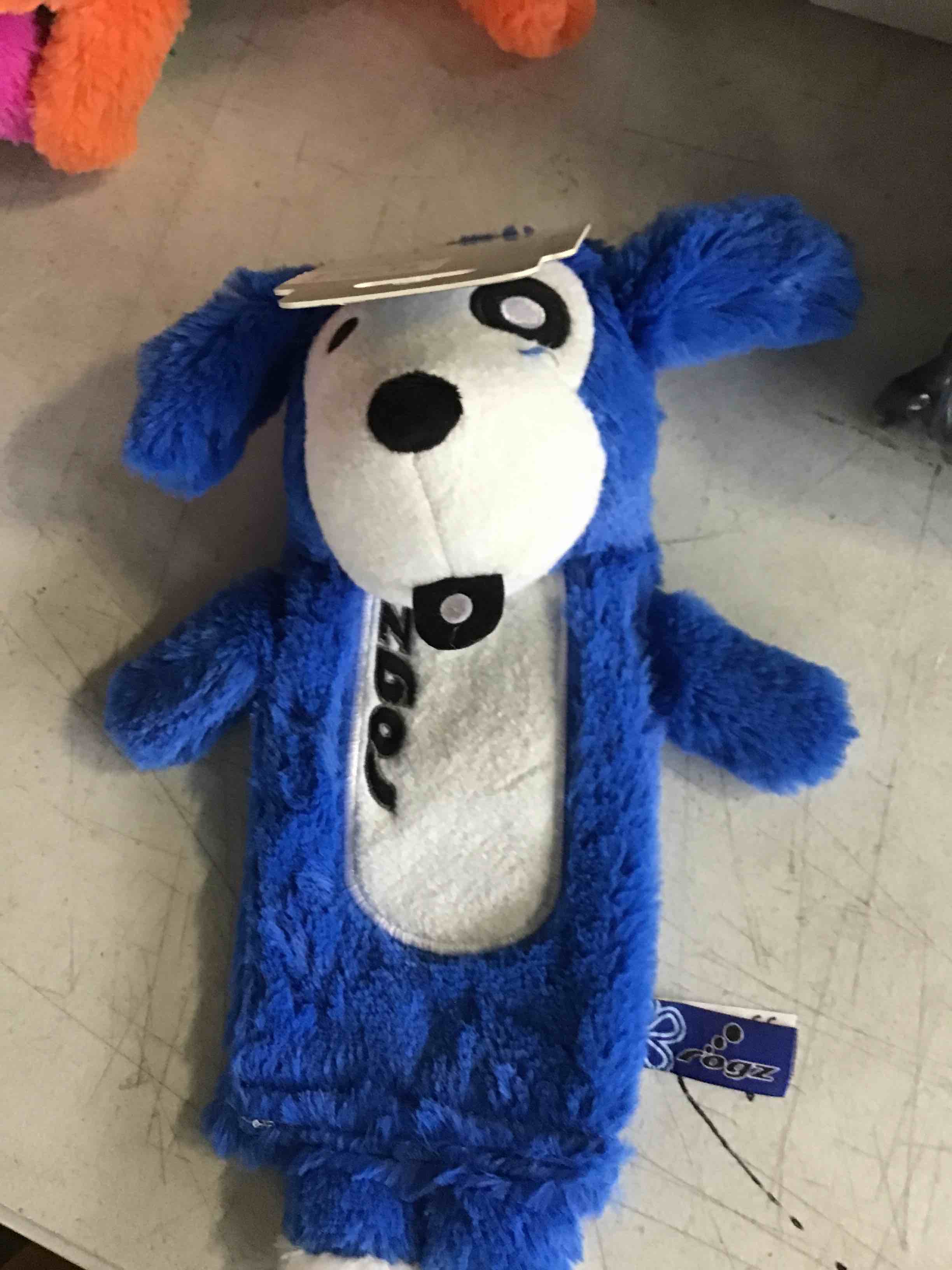 https://s3.amazonaws.com/lotting-images-prod/bidfta/BLU5133760_1694097340178.jpeg