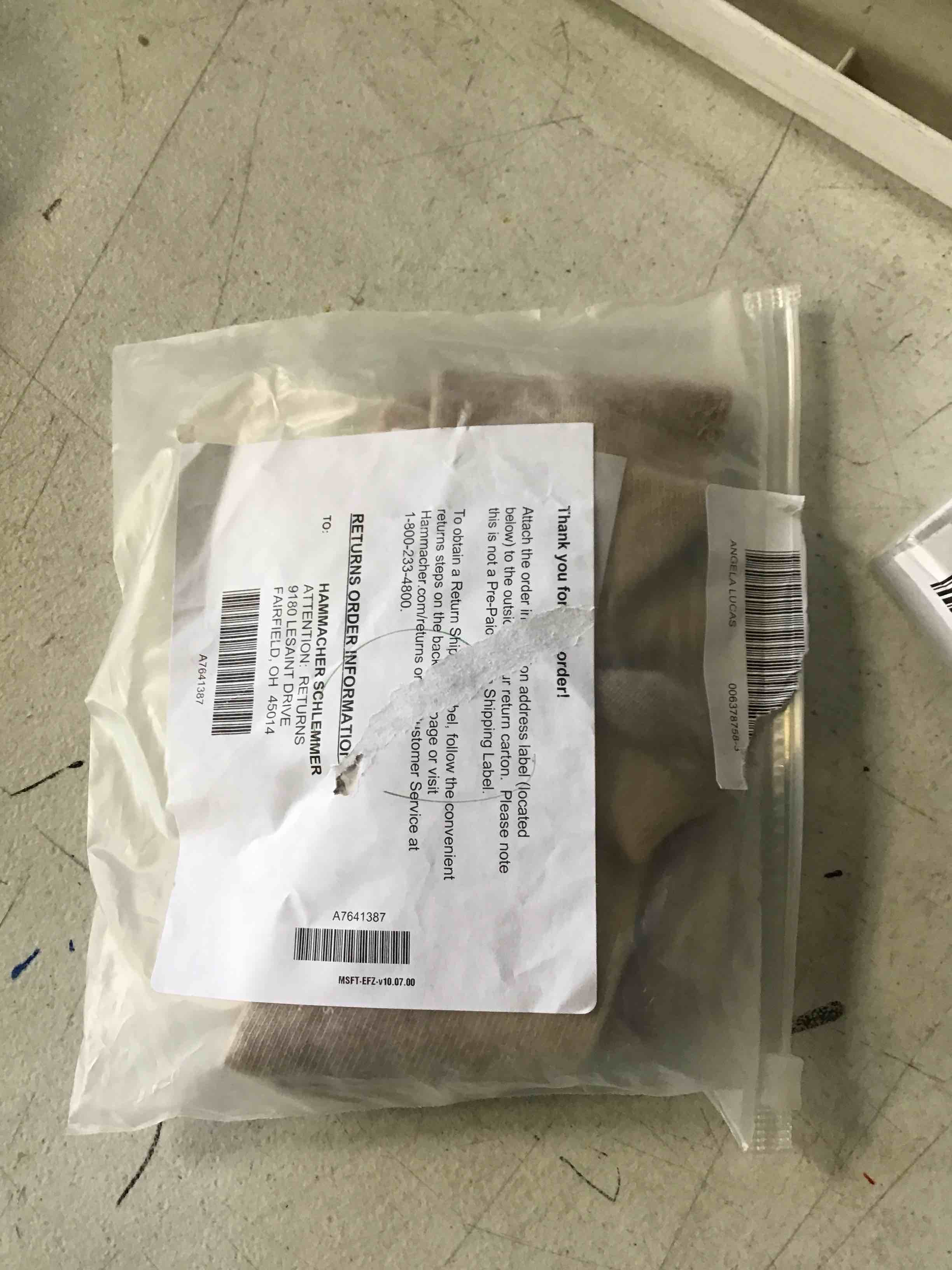 https://s3.amazonaws.com/lotting-images-prod/bidfta/BLU5134604_1694635590854.jpeg