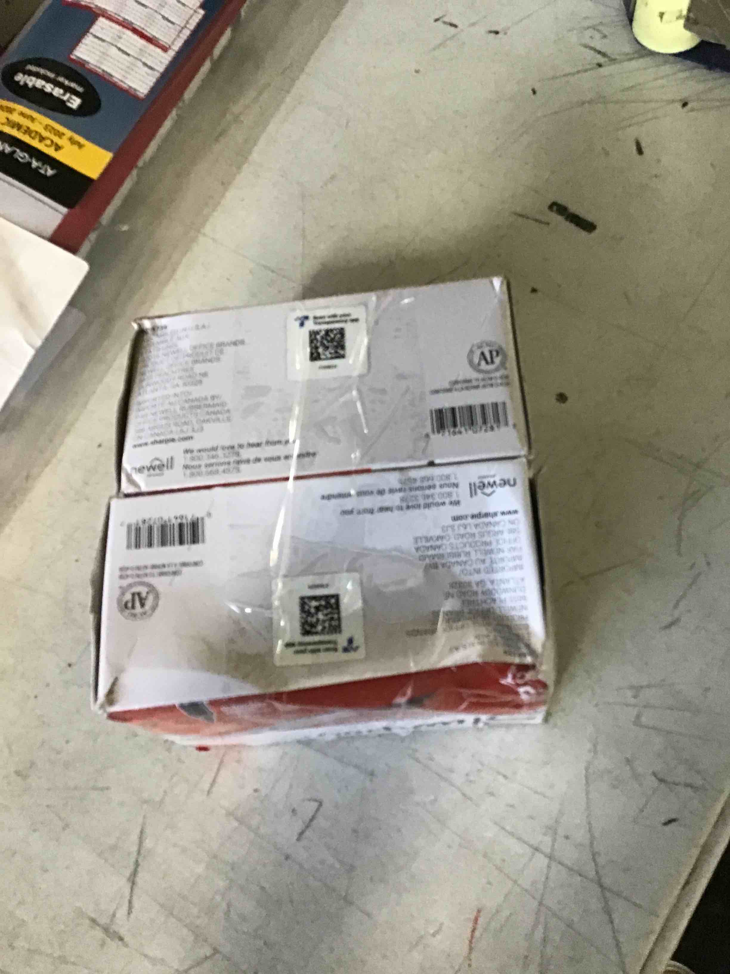https://s3.amazonaws.com/lotting-images-prod/bidfta/BLU5134664_1694702149378.jpeg