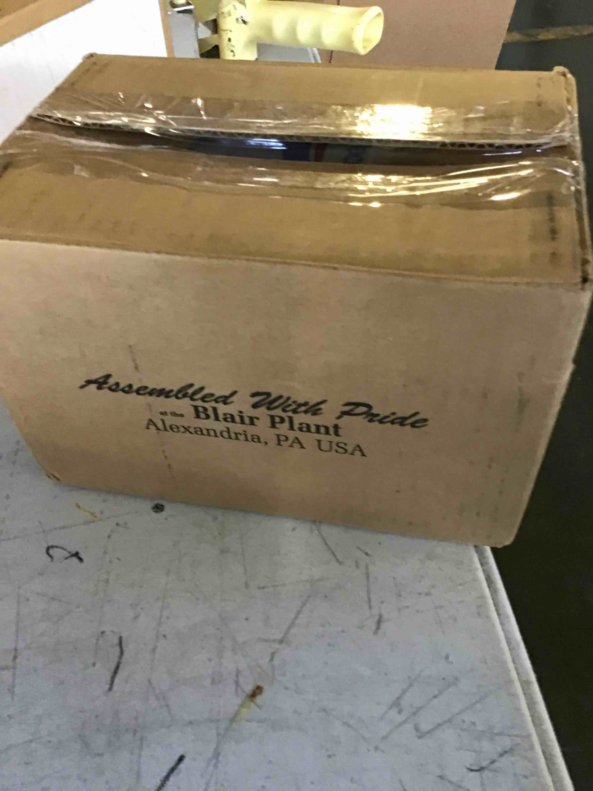 https://s3.amazonaws.com/lotting-images-prod/bidfta/BLU5134710_1694705665911.jpeg