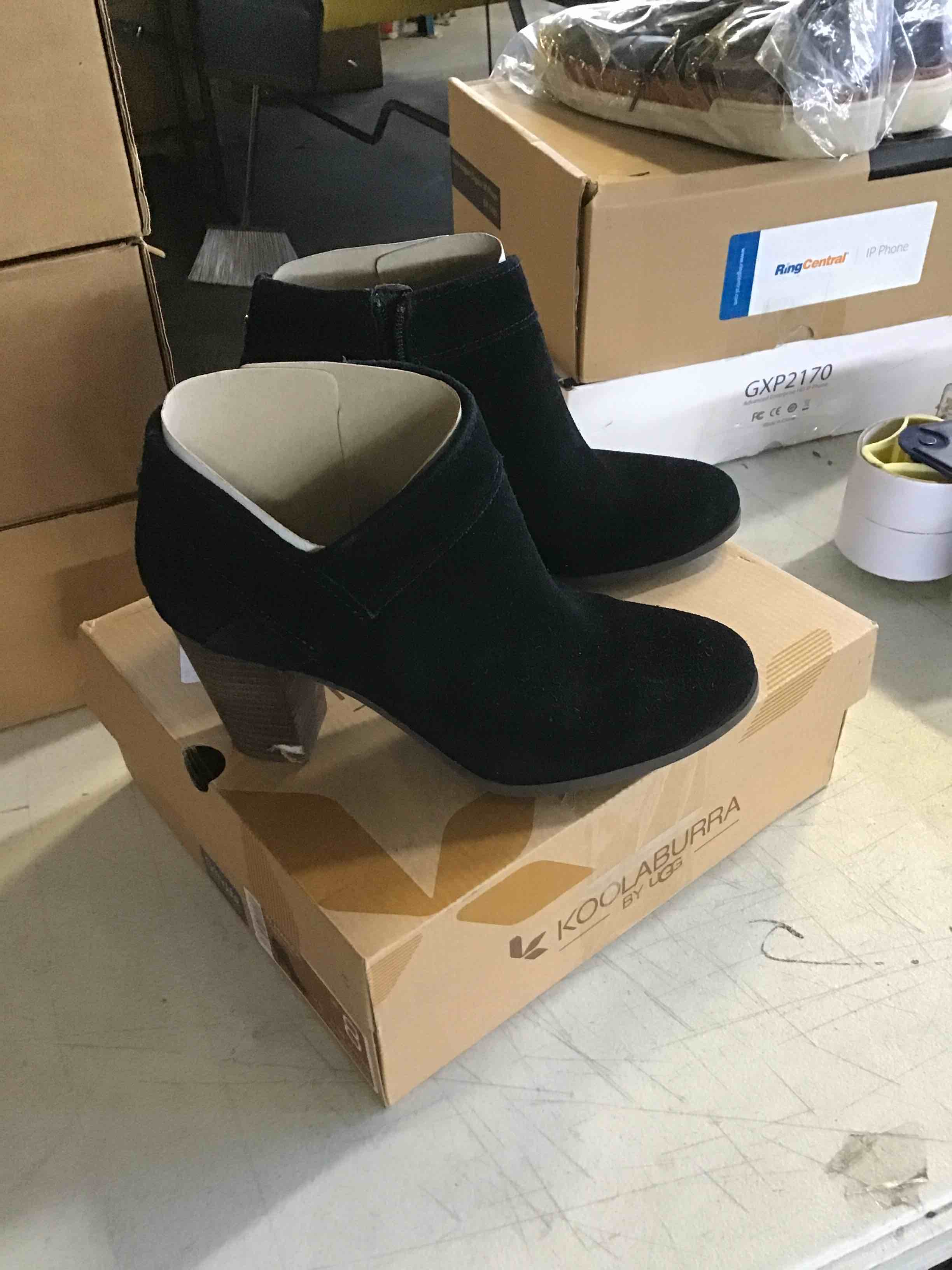 https://s3.amazonaws.com/lotting-images-prod/bidfta/BLU5134805_1694790911344.jpeg