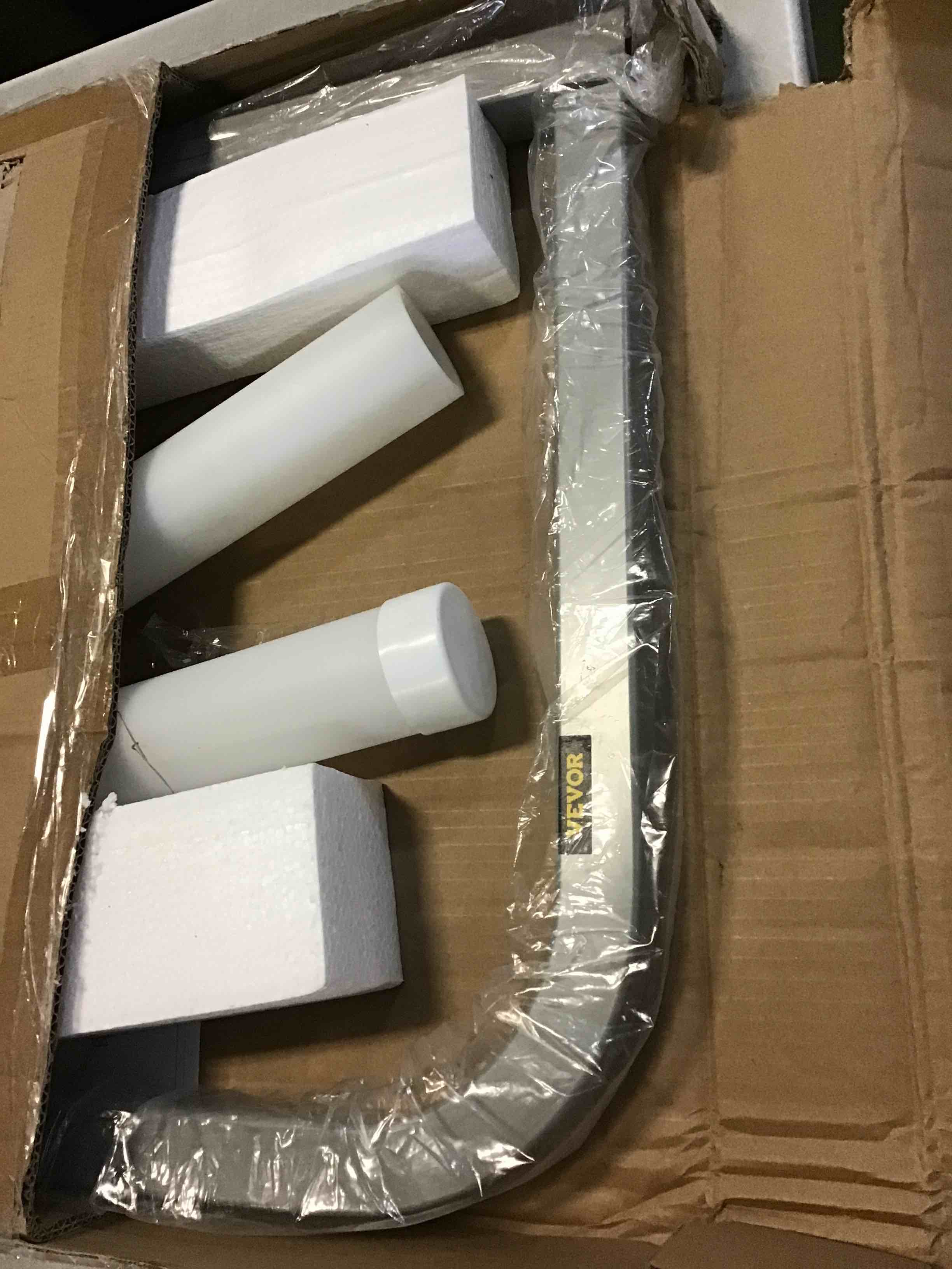 https://s3.amazonaws.com/lotting-images-prod/bidfta/BLU5138051_1693923564485.jpeg